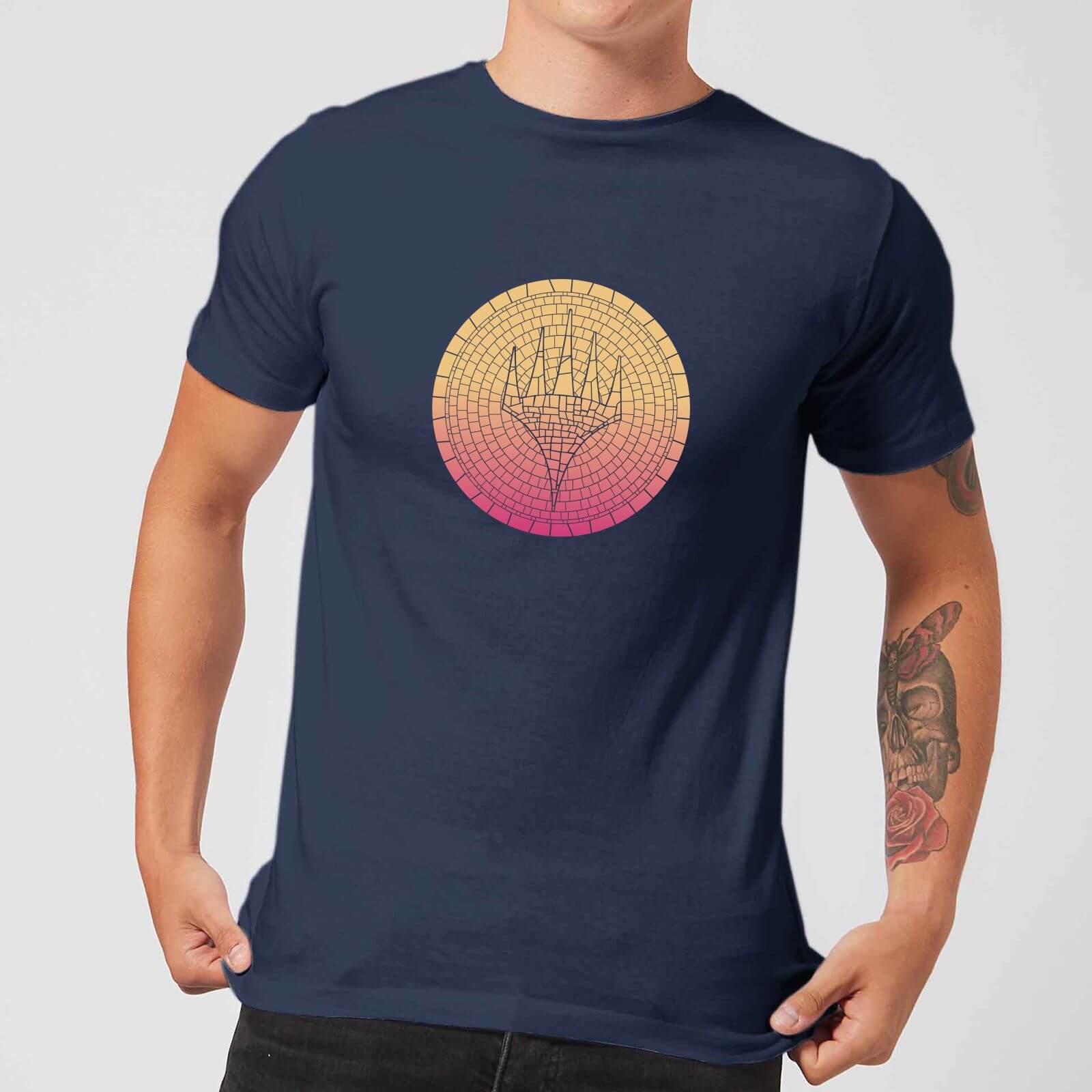 Magic: The Gathering Theros: Beyond Death Planeswalker Symbol Gradient Men's T-Shirt - Navy - S
Magic: The Gathering Theros: Beyond Death Planeswalker Symbol Gradient Men's T-Shirt - Navy - S