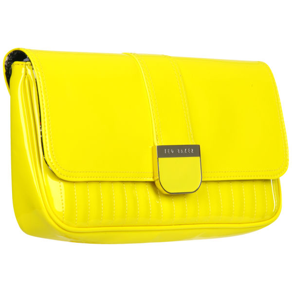Shop by category Wholesale Clutch Bags 20, items found in Clutch Bags Popular Searches: clutch bags, silver clutch, leopard clutch, envelope clutch, clutch purse, black clutch, red clutch, ladies clutch purse.