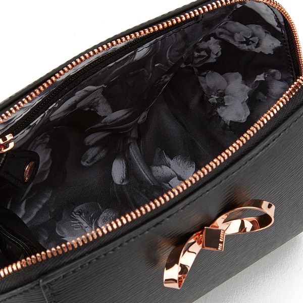 Ted Baker Women's Ammi Crosshatch Metal Bow Small Trapeze Wash Bag - Black: Image 31