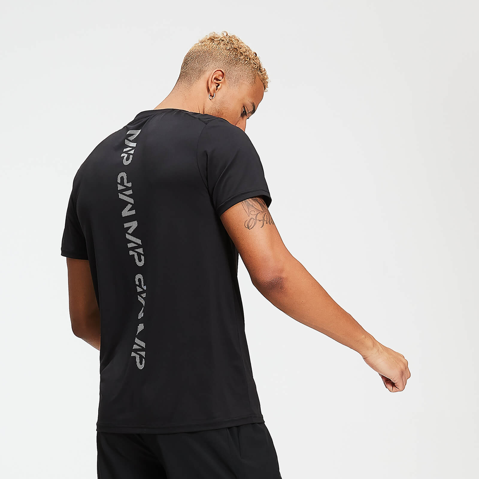 男性用トレーニング tシャツ ブラックの通販 マイプロテイン