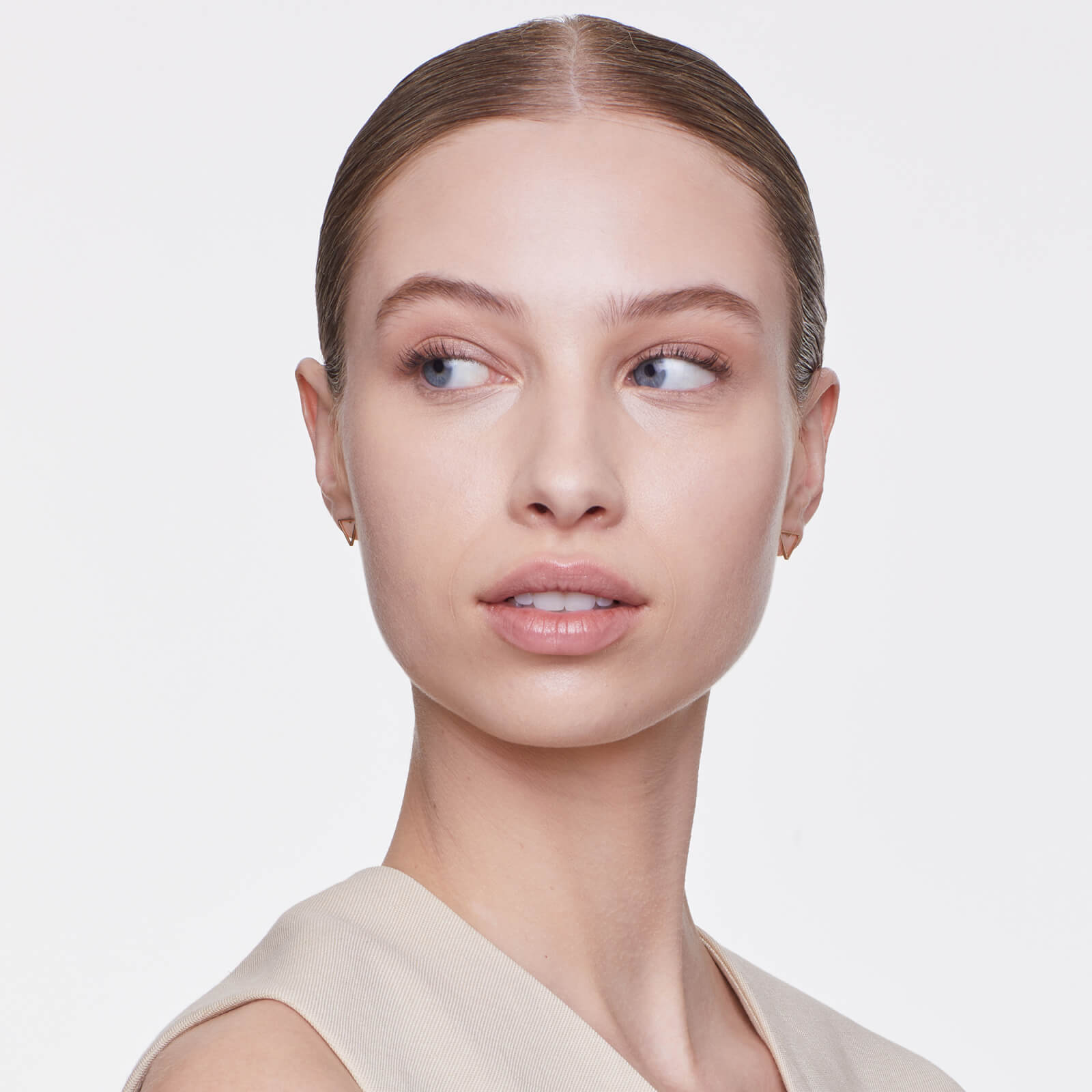 L'Oréal Paris True Match Liquid Foundation with SPF and Hyaluronic Acid 30ml (Various Shades) - 1N Ivory