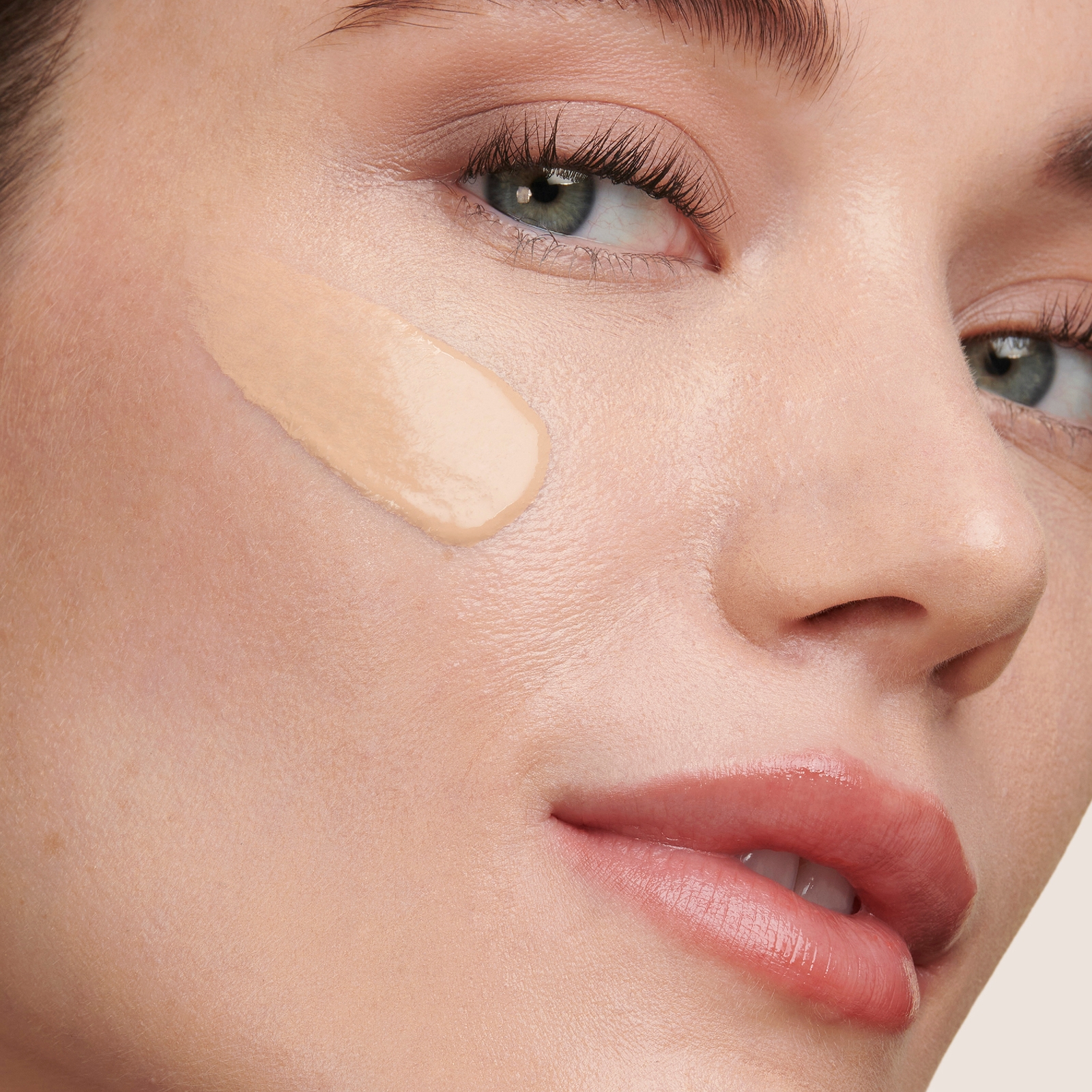 Armani Luminous Silk Foundation 30ml (Various Shades) - 8.75