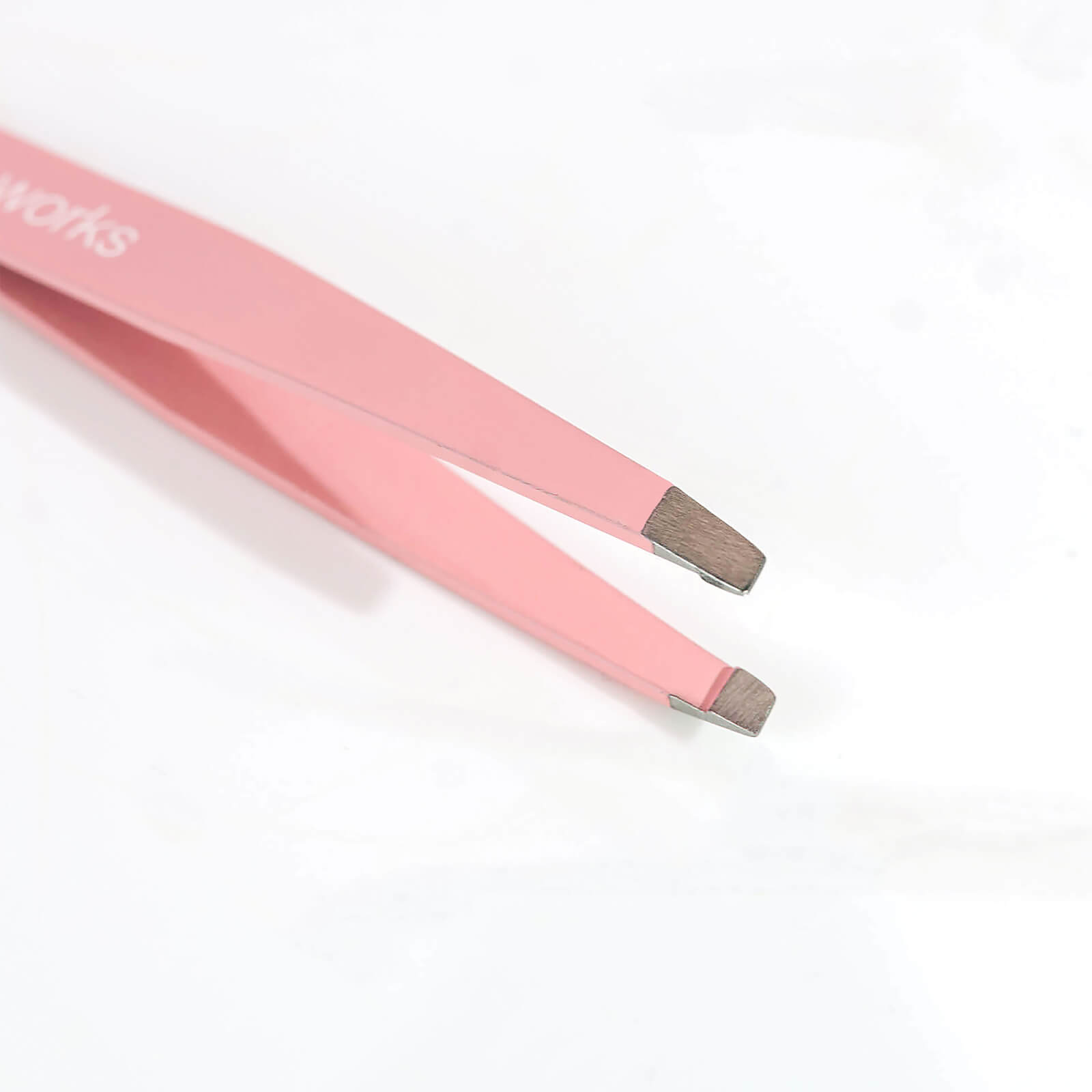 Thumbnail - brushworks Precision Slanted Tweezers