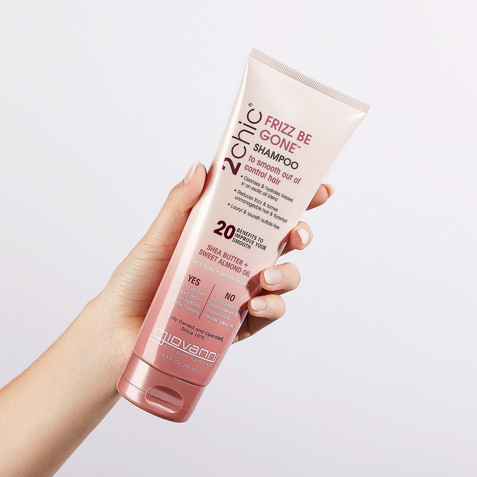 Thumbnail - Giovanni 2chic Frizz Be Gone Shampoo 250 ml