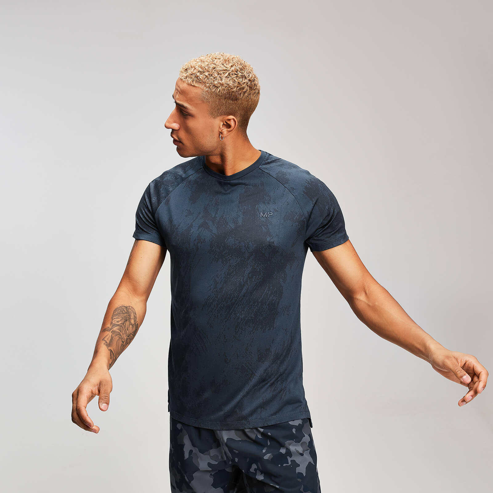 Мужская спортивная футболка MP Distressed - L