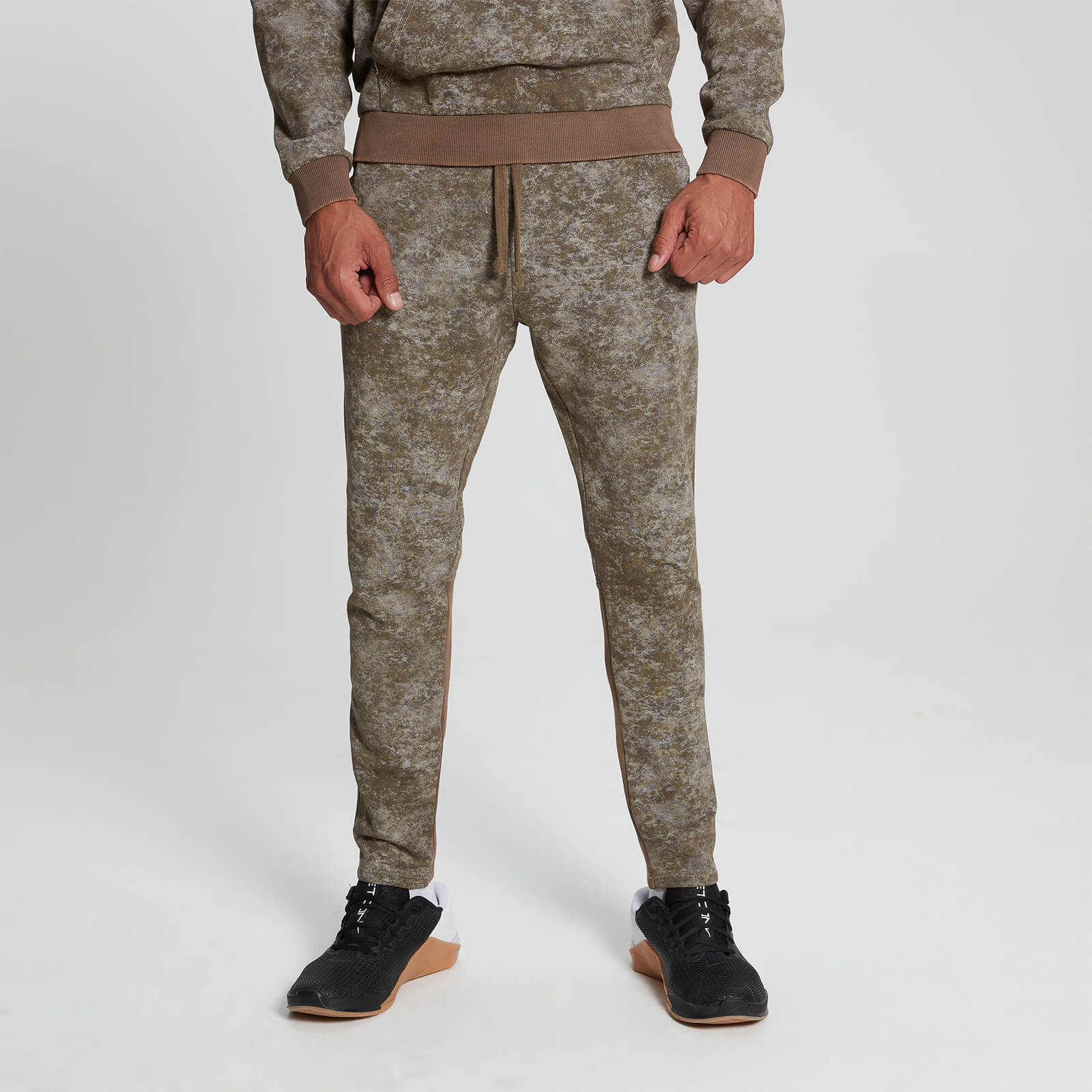Męskie spodnie dresowe z kolekcji Raw Training MP – wzór kamuflażowy - XS