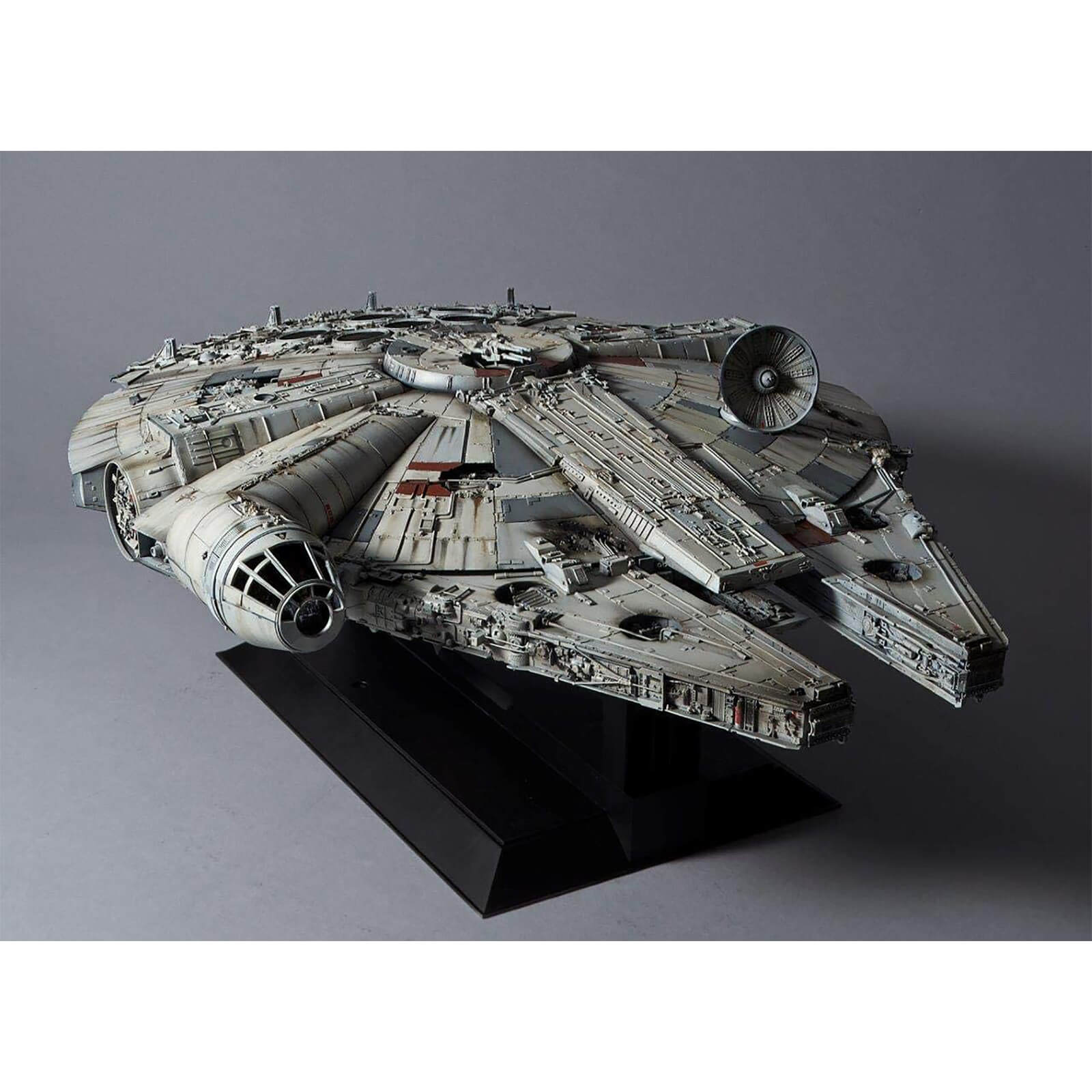Revell Star Wars Millennium Falcon  Perfect Grade  Model (Scale 1:72)