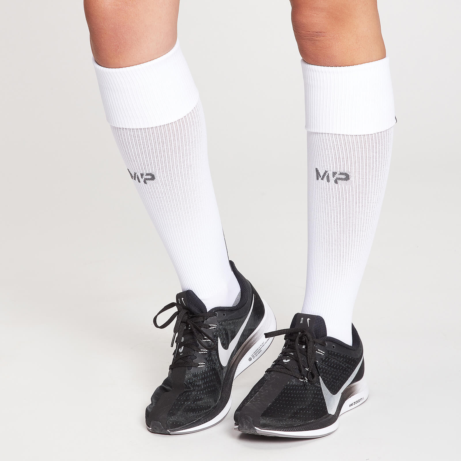 5056379546989 - Fußball-Socken in voller Länge – Weiß - UK 6-8