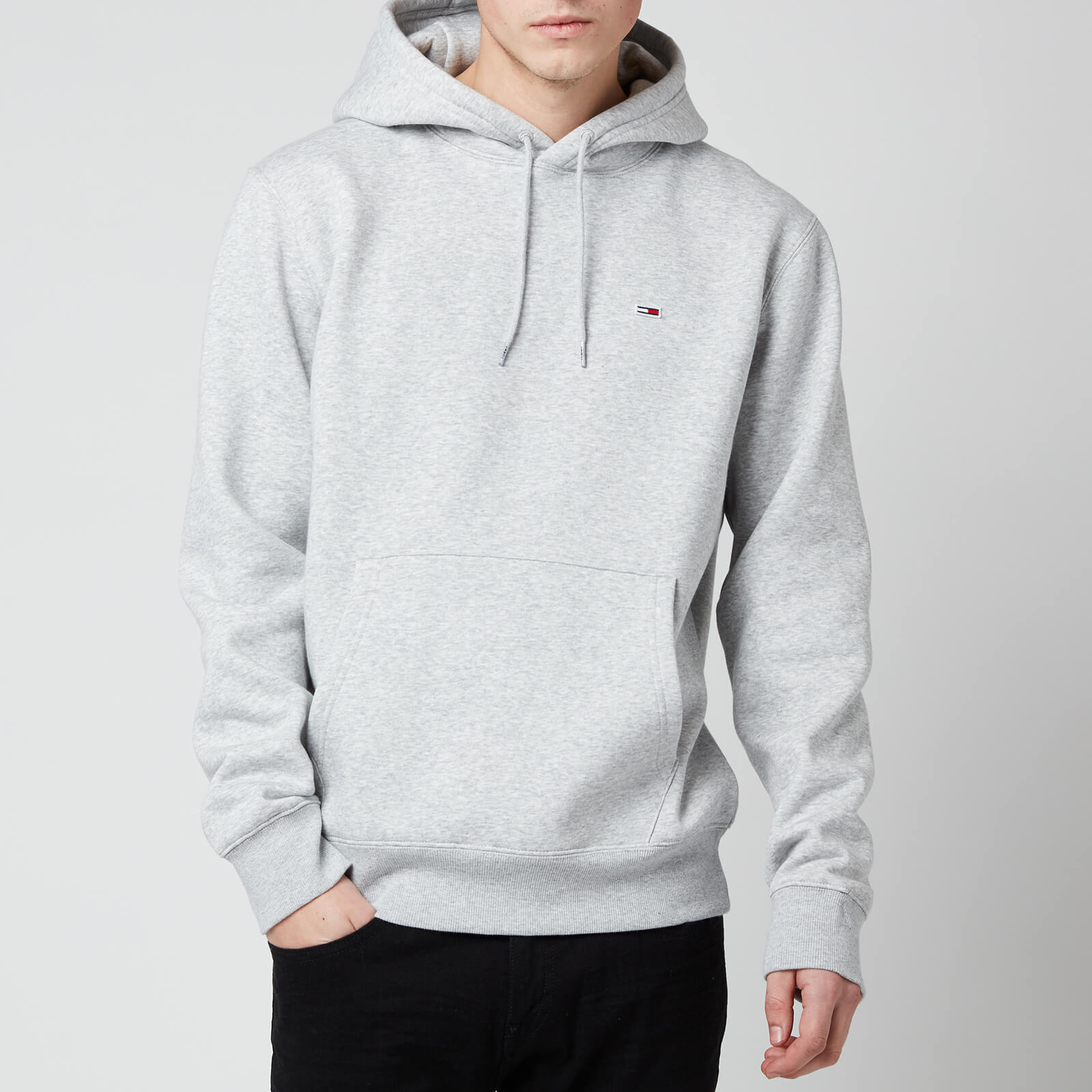 tommy jeans essential chest box logo hoodie in black