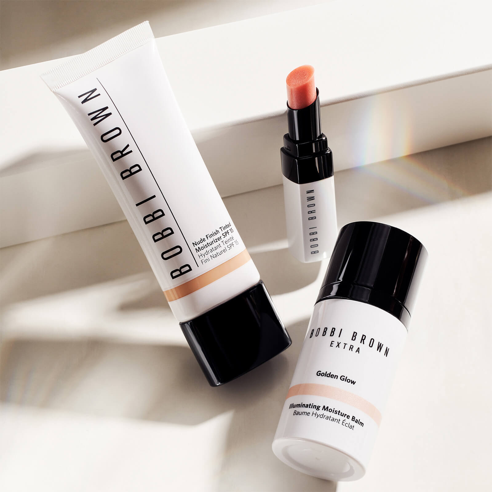 Thumbnail - Bobbi Brown LSF 15 Nude Finish Getönte Tagescreme – Dunkel 12 ml