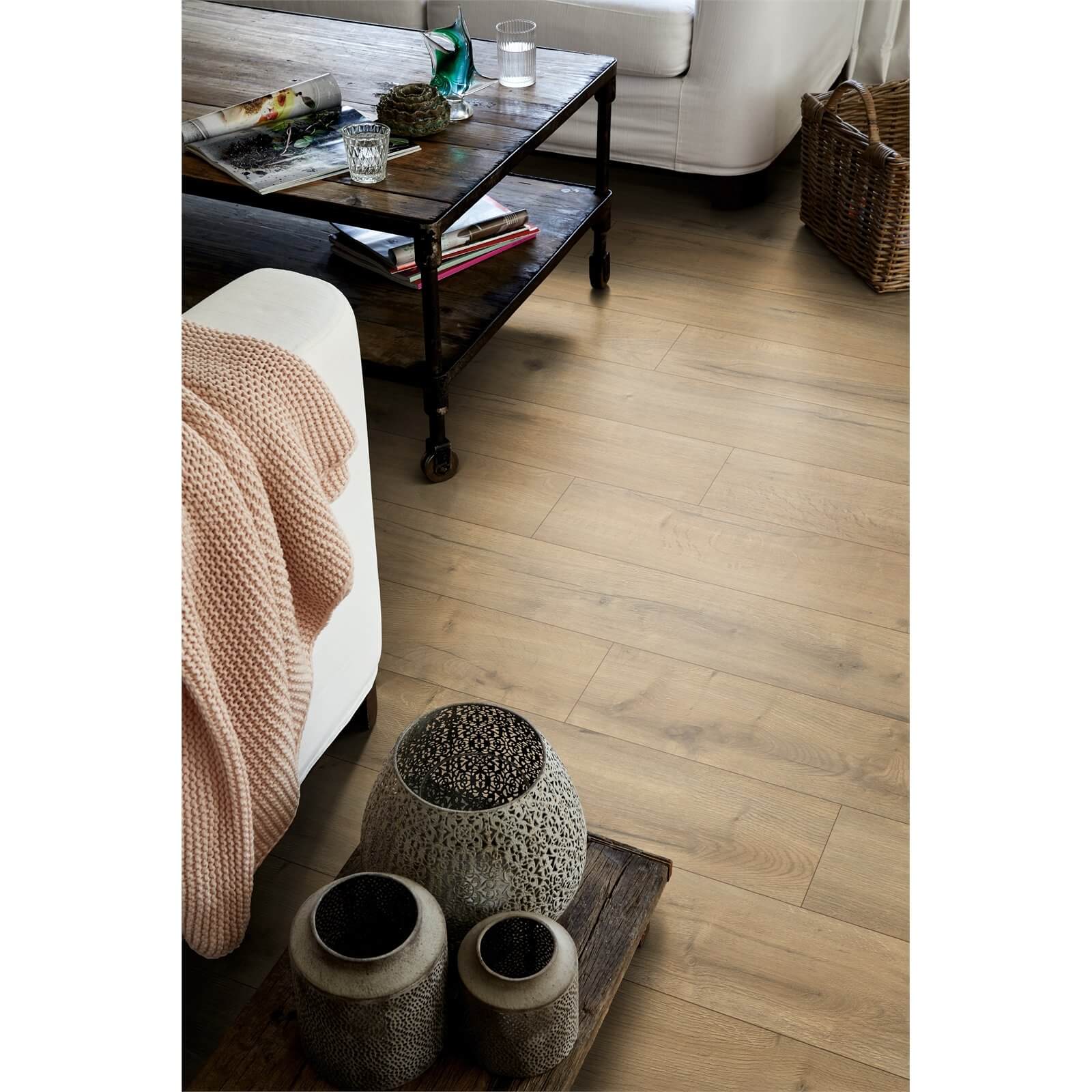 Photo of Egger Home Brown Loja Oak 8mm Laminate Flooring