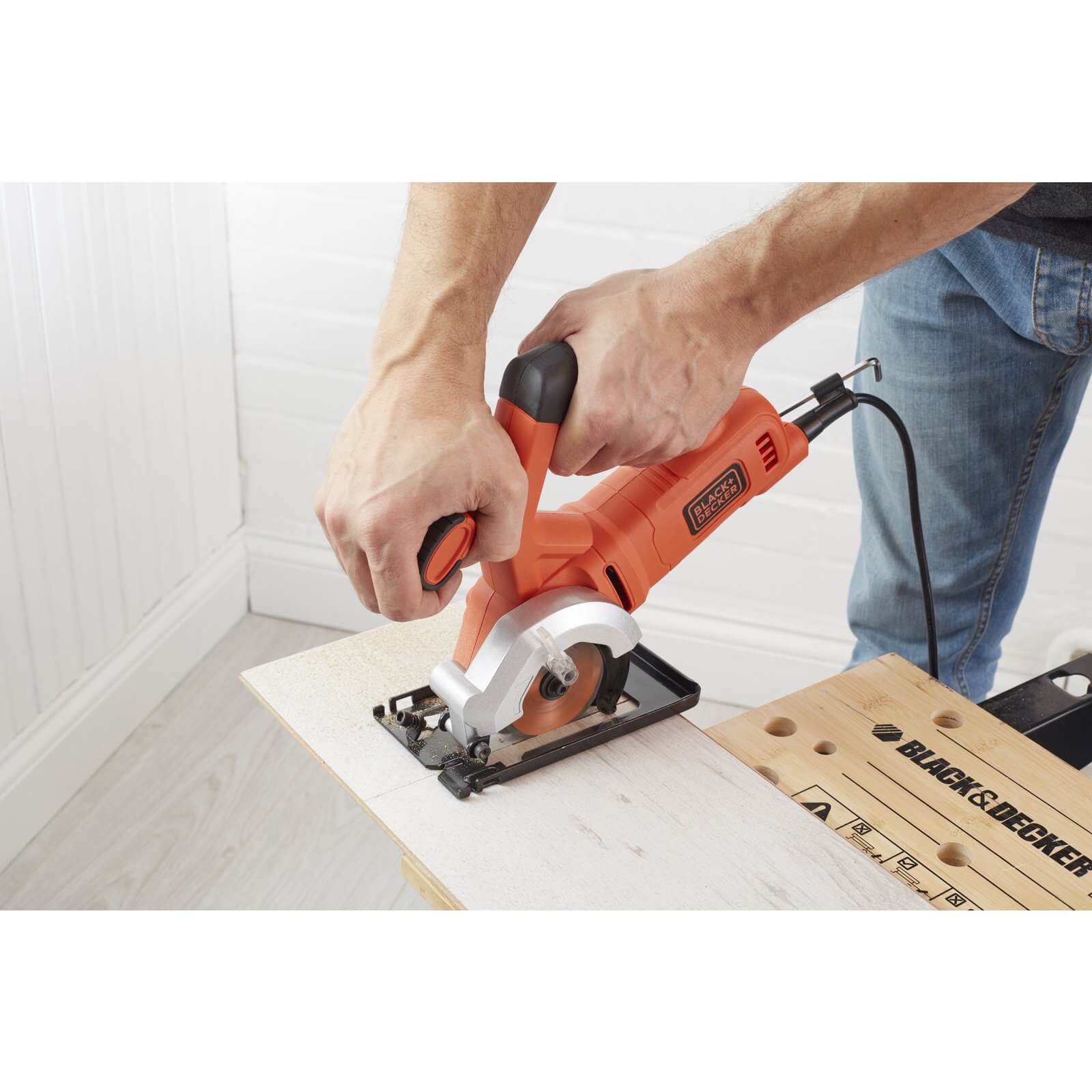 Black + Decker 400w Mini Circular Saw