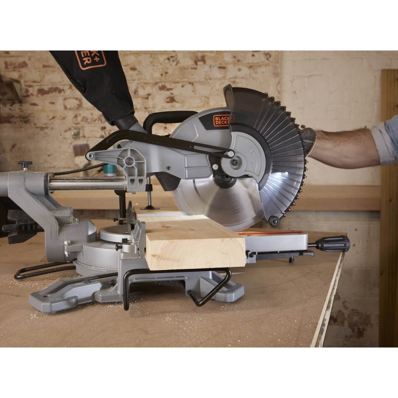 Photo of Black+decker 254mm 2100w Corded Sliding Compound Mitre Saw -bes710-gb-