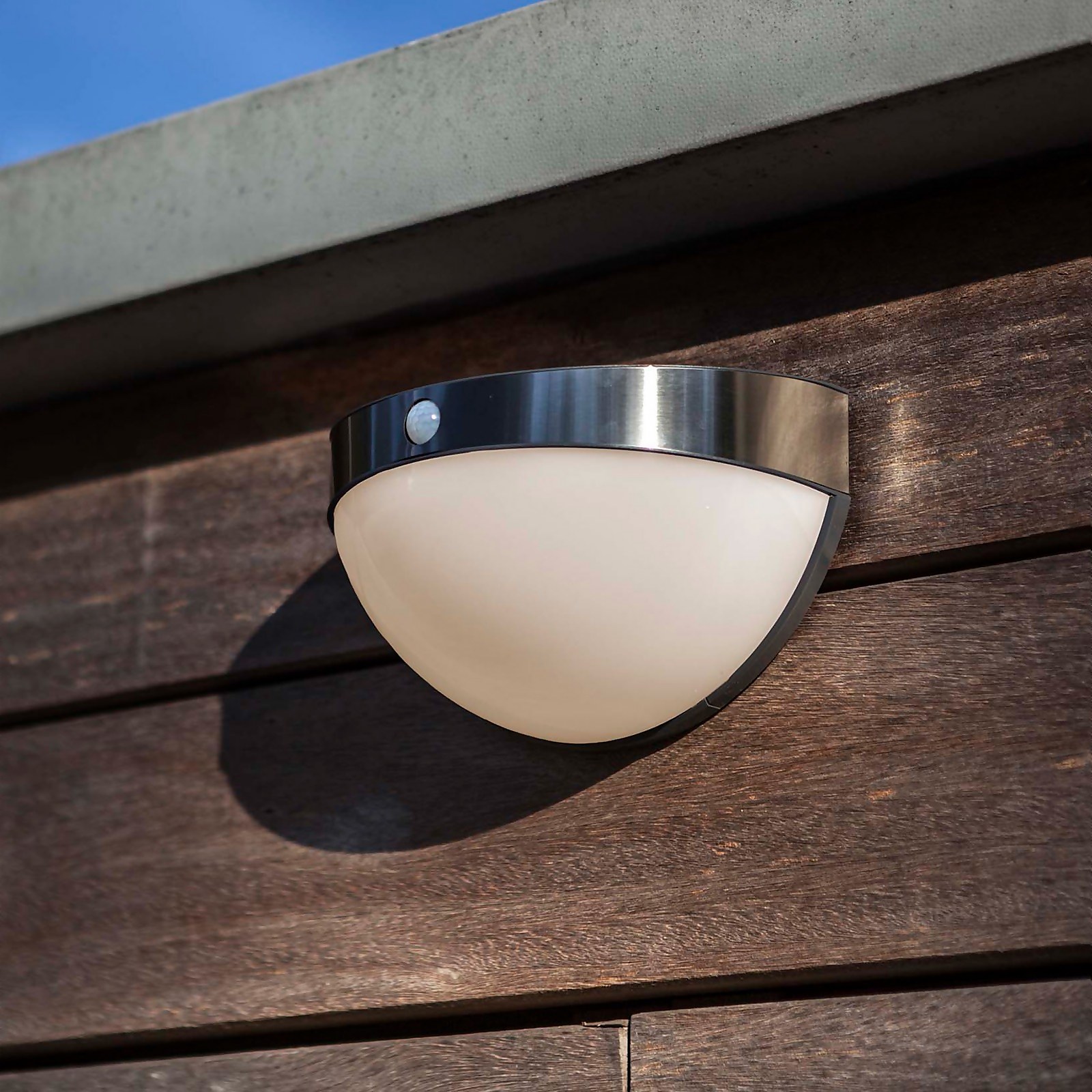 Photo of Lutec Bubble Solar Led Outdoor Wall Light With Pir Motion Sensor