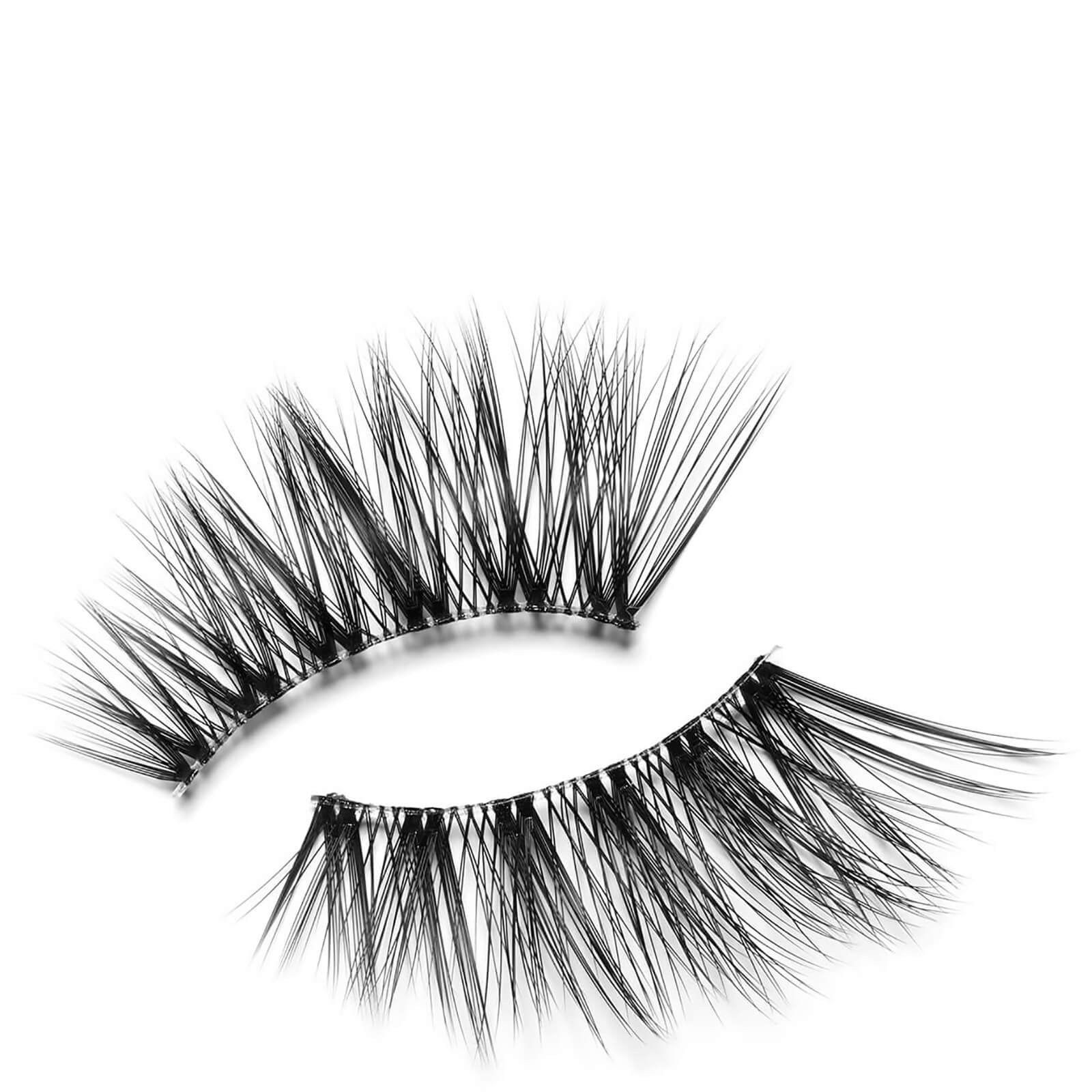 Artikel klicken und genauer betrachten! - Setze einen eleganten Akzent mit den Eylure Length 006 Lashes | im Online Shop kaufen