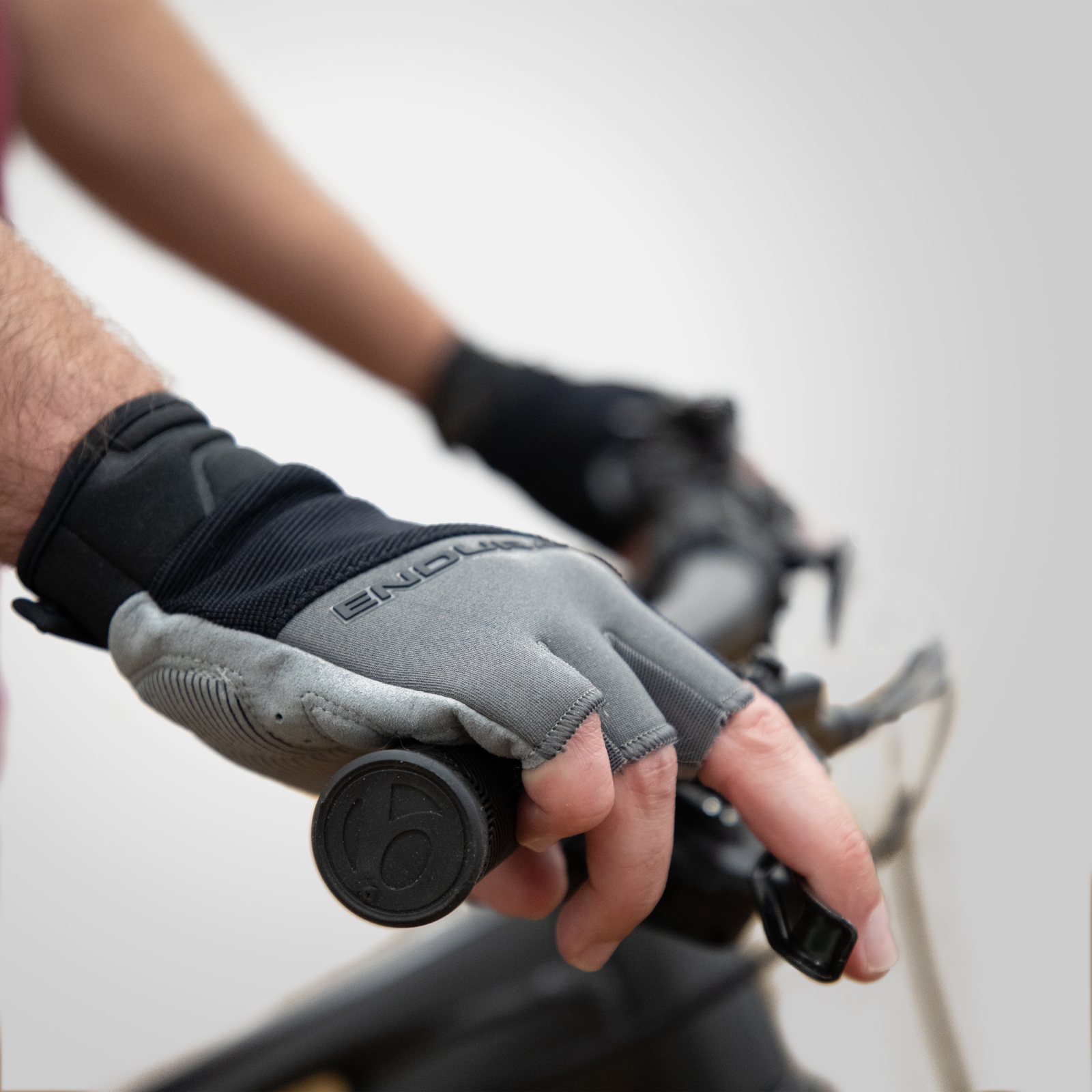 Endura Hummvee Plus Mitts II - Black | Extra 10% off first order.