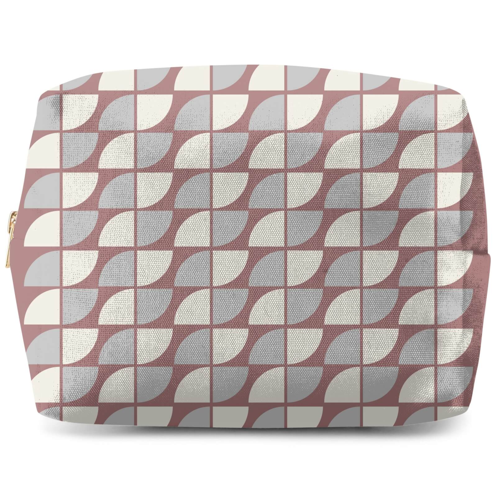 Quarter Circles Wash Bag