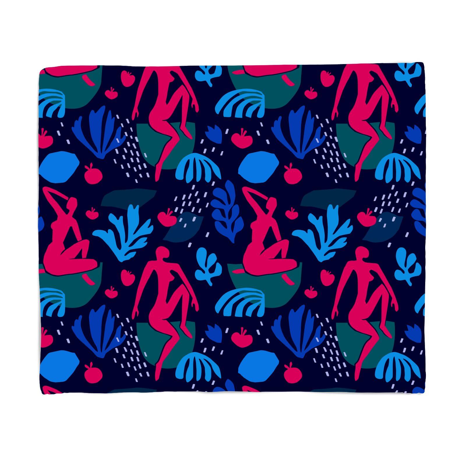 Silhouete And Leaves Fleece Blanket - S