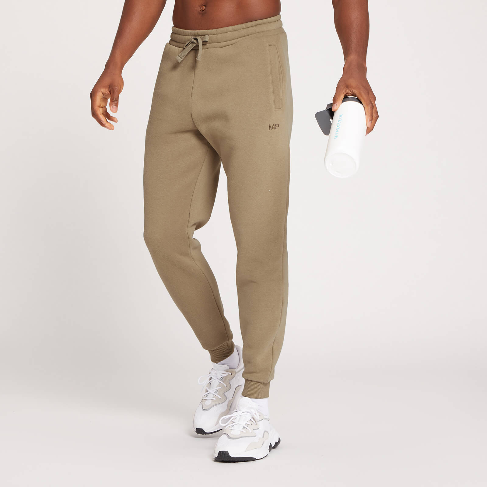 Pantalón deportivo con detalle gráfico de MP repetido para hombre de MP - Marrón grisáceo - XS