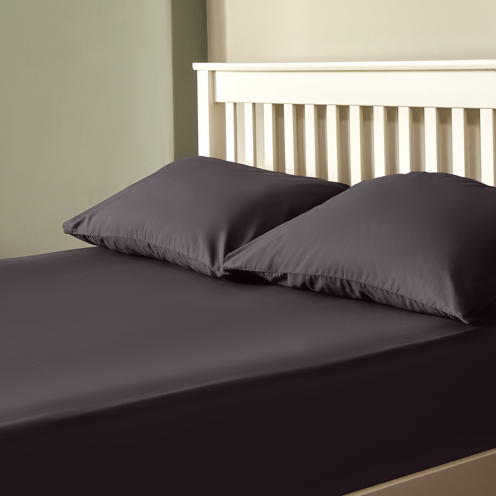 Photo of The Willow Manor 100 Cotton Percale Single Fitted Sheet - Graphite