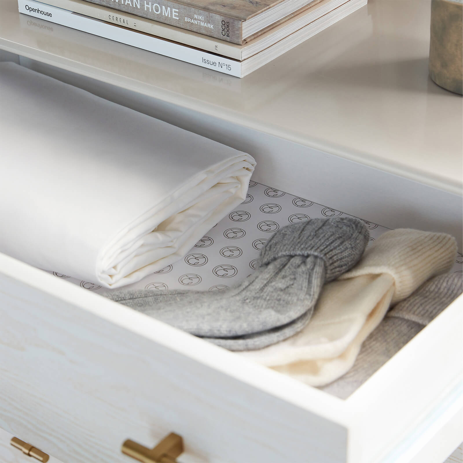 ESPA WHITE CASHMERE RIBBED KNIT SOCKS