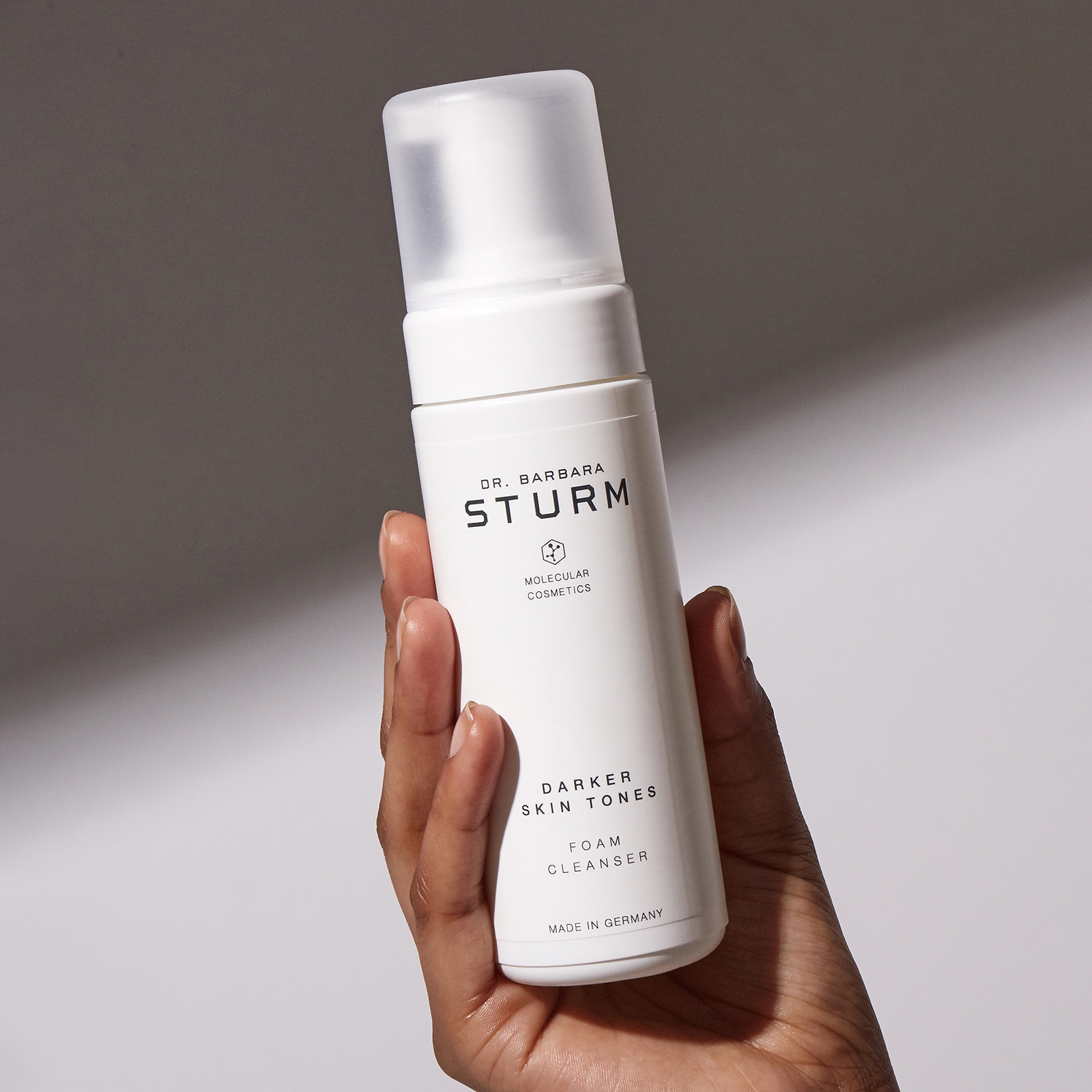 Thumbnail - Dr. Barbara Sturm Darker Skin Tones Cleanser 150ml