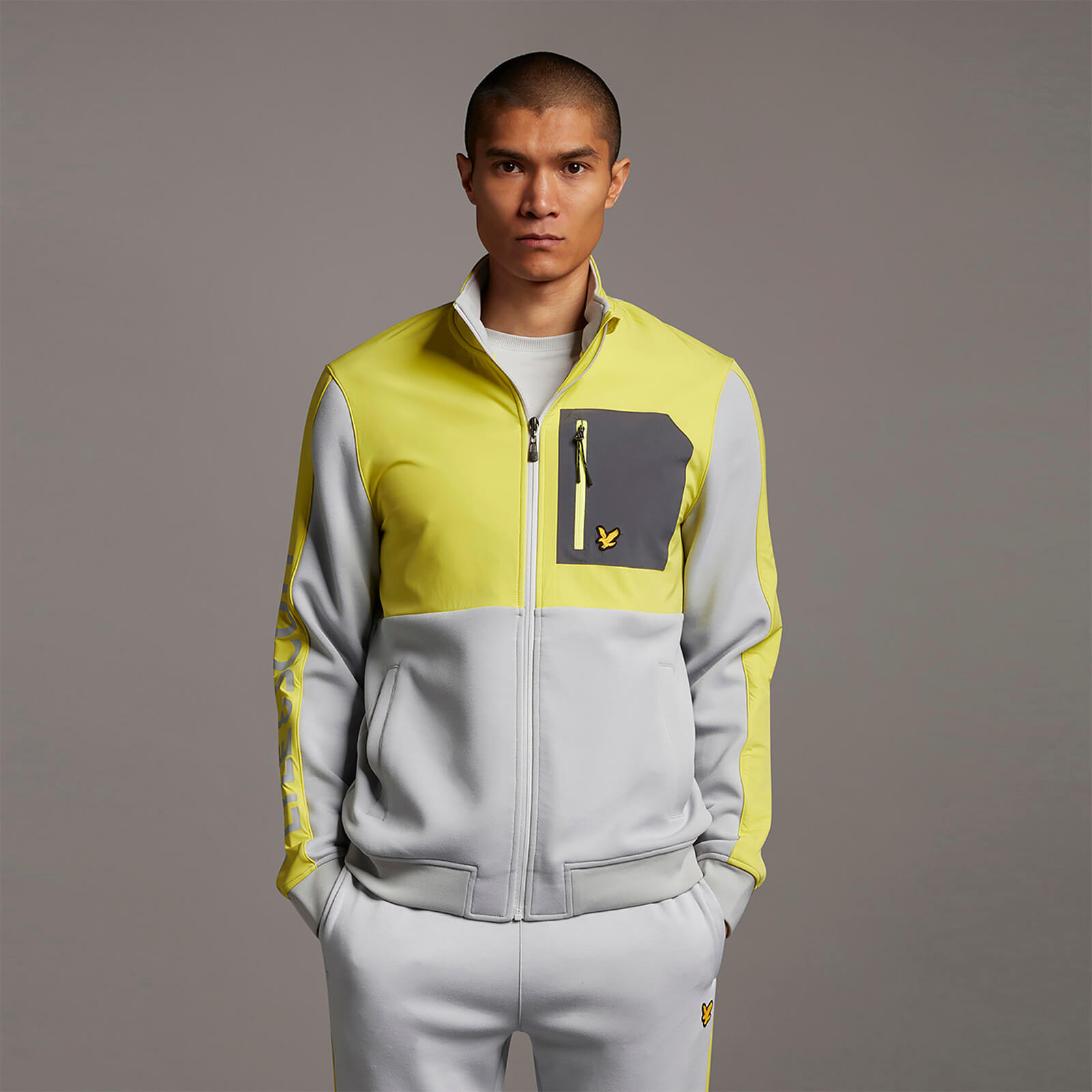 

Overlay Midlayer with Chest Pocket - Pebble - M