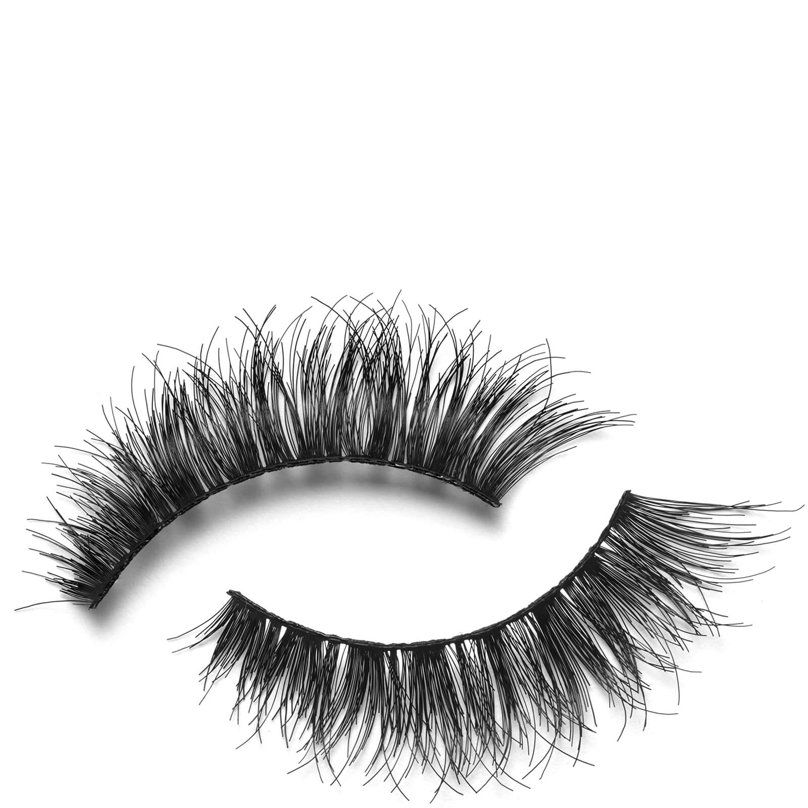 Artikel klicken und genauer betrachten! - Fluttery No.142 is a fabulously full lash with a beautiful feathery finish. Handmade and reusable for up to 5 wears, every lash pack also comes with our latex free lash glue that is guaranteed to last up to 18 hours. | im Online Shop kaufen