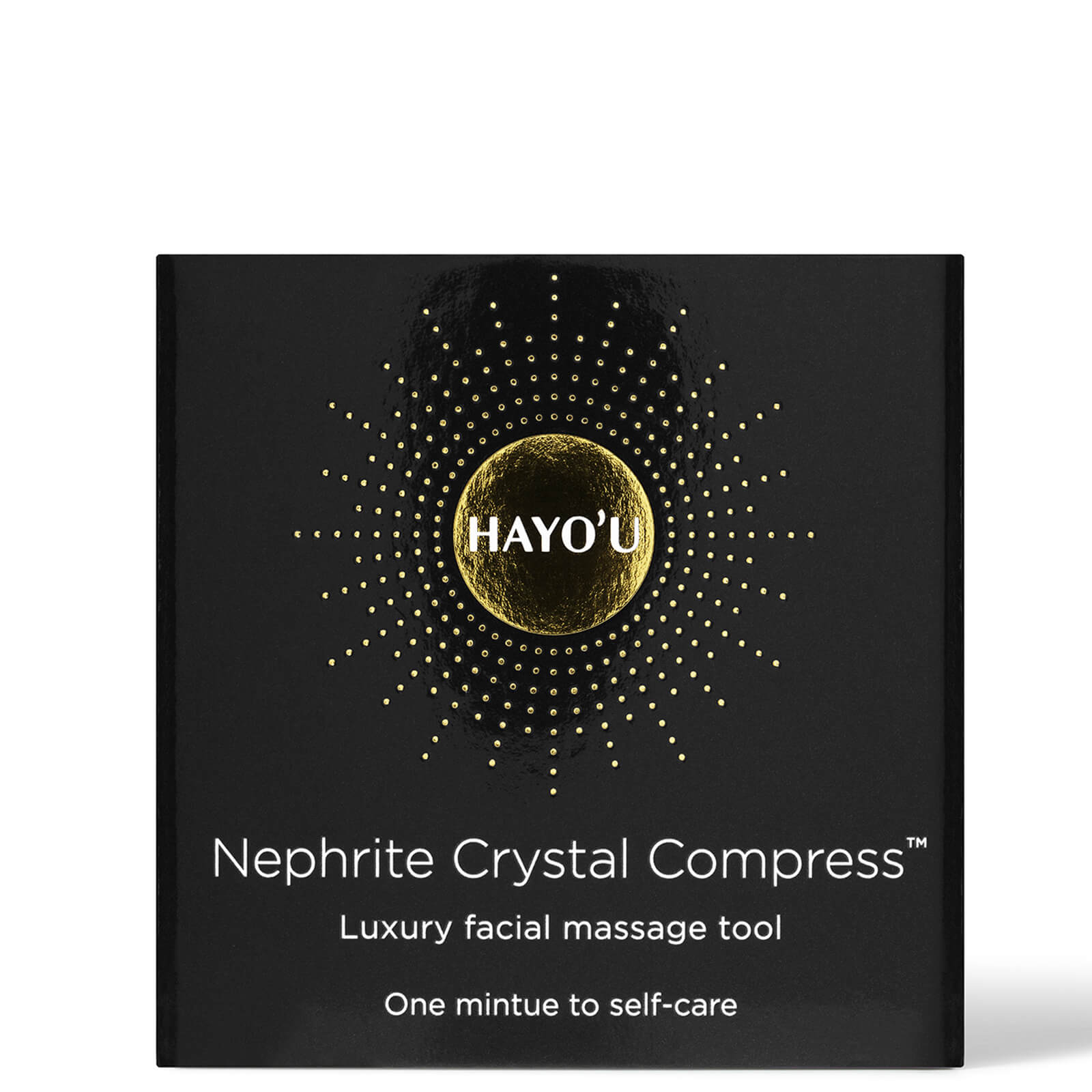 Artikel klicken und genauer betrachten! - Elevate your self-care rituals with Hayo’u’s Compress, a luxurious tool crafted from nephrite jade that seeks to revitalise the skin with a natural radiance. The crystal, believed to symbolise luck and harmony, is specially shaped to help apply gentle pressure to the contours of the face.  The versatile tool offers a multitude of skincare benefits, whether used hot or cold. Used hot, the compress lends the skin a soothing effect. | im Online Shop kaufen
