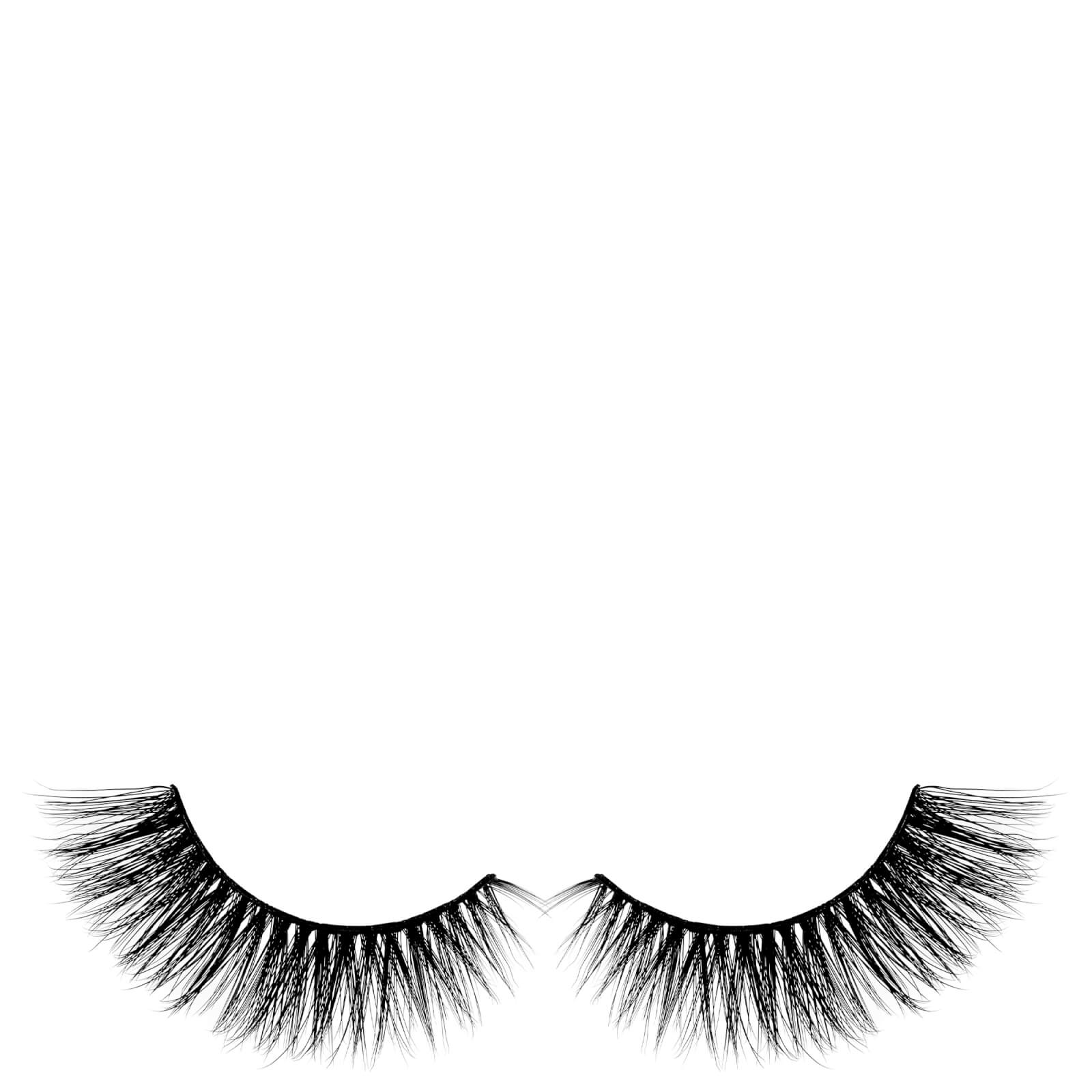 Artikel klicken und genauer betrachten! - Ideal for first-time eyelash users, the Effortless Lashes’ collection by Velour Lashes presents ‘Final Touch’, a voluminous, flared style that adds instant definition to the eyes.  The luxurious eyelashes sit upon a black, cotton-thread lash band, sitting comfortably on the lids without the need for measuring or trimming. Natural-looking and easy to apply, the lashes can be worn over 25 times.  Please Note: Glue sold separately. | im Online Shop kaufen