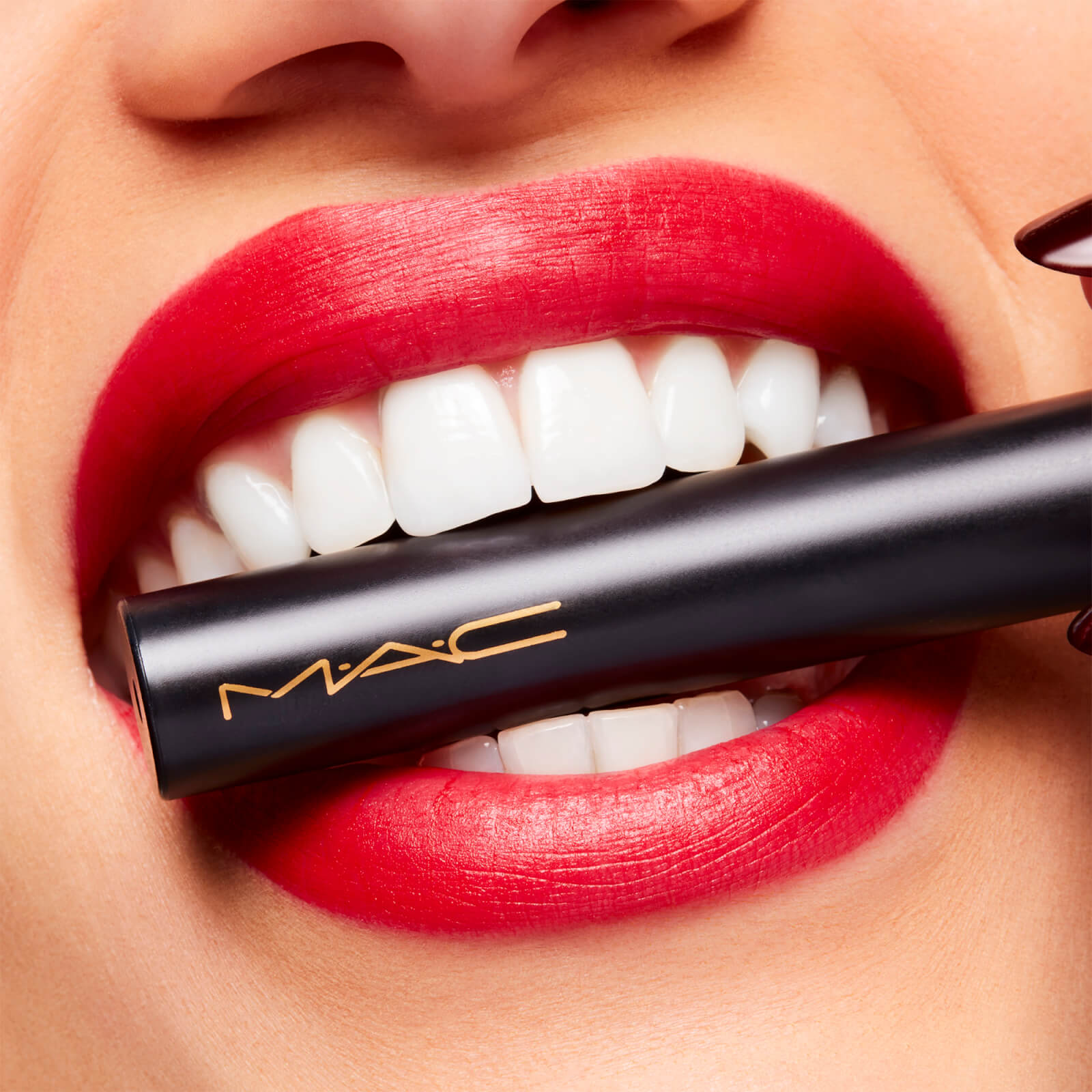 Thumbnail - MAC Powder Kiss Velvet Blur Dünner Stift 2 g (Verschiedene Farbtöne) - Ruby New
