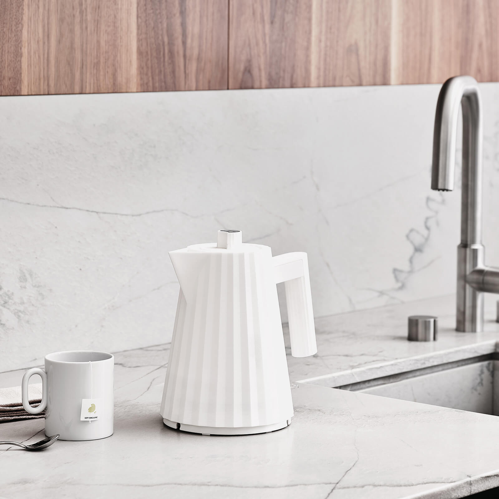 Alessi Electric Kettle - Plisse White - 1L