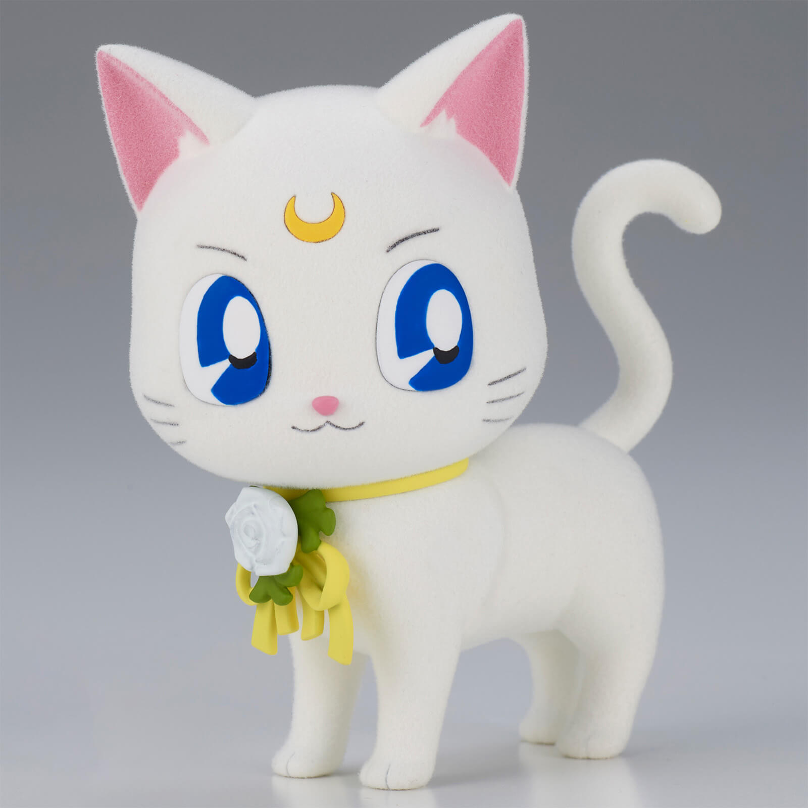 Image of Pretty Guardian Sailor Moon Fluffy Puffy Dress Up Style Artemis Figure