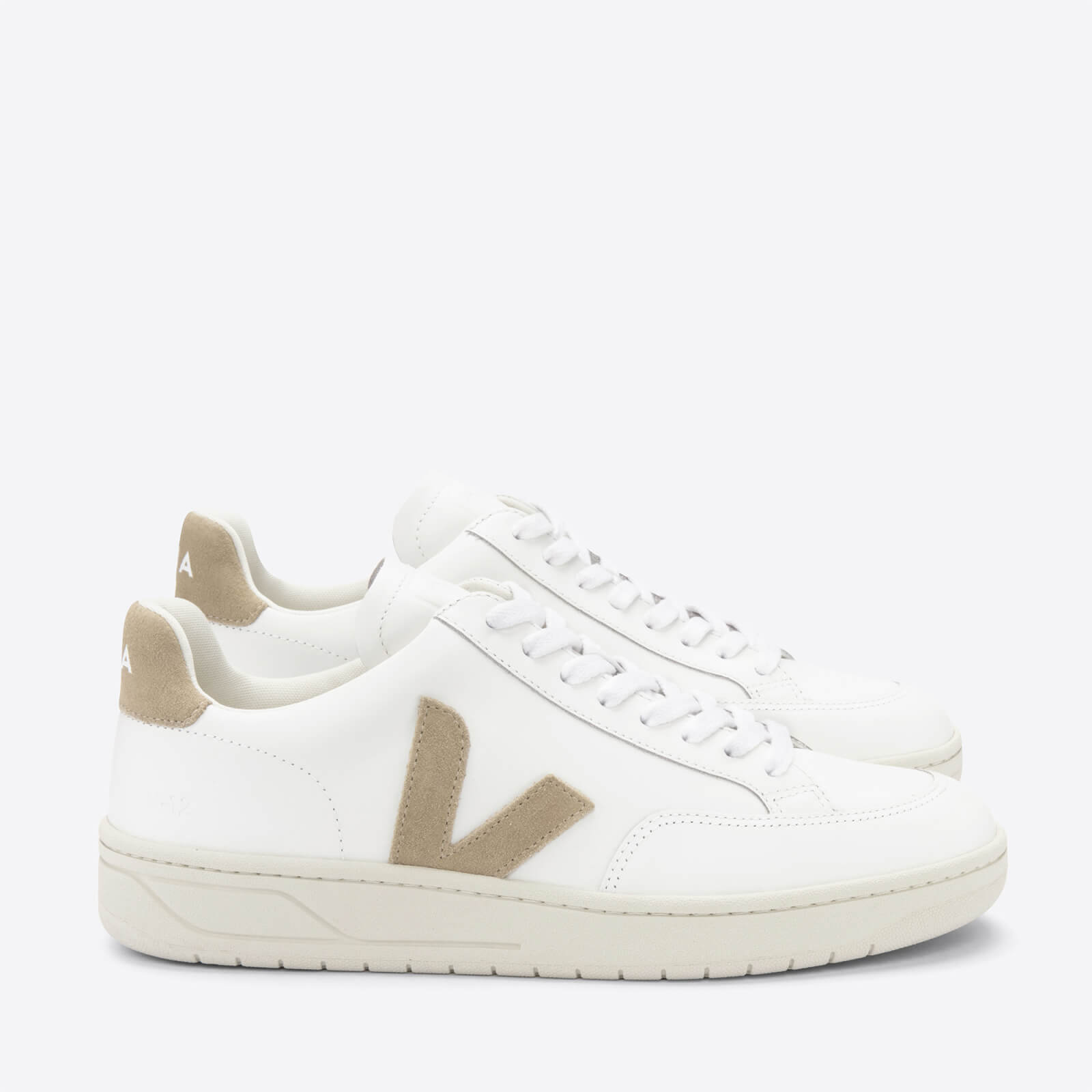 Veja Men's V-12 Leather Trainers - Extra White/Dune - UK 7