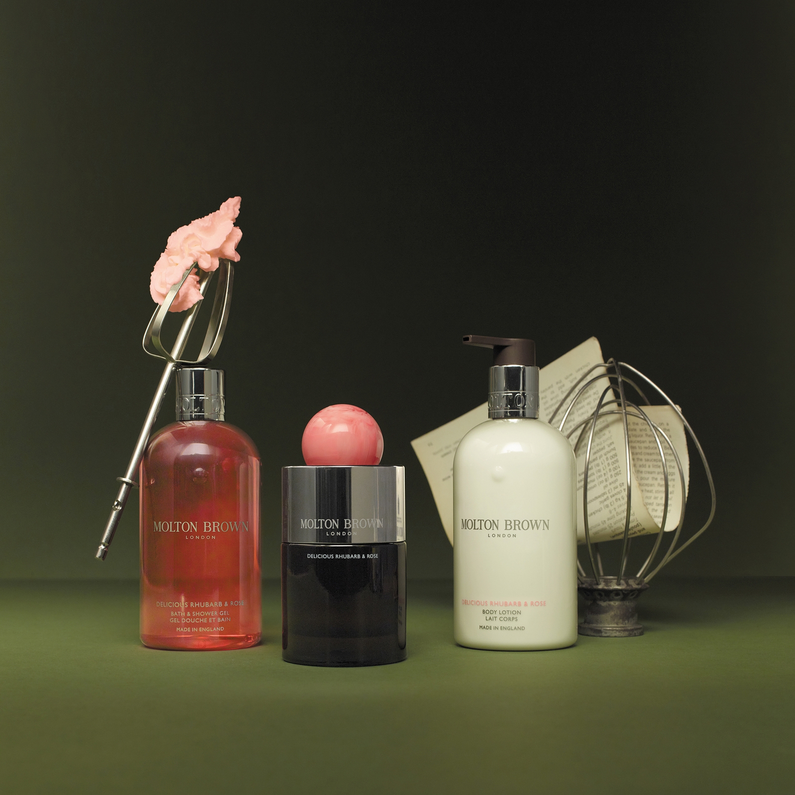 Thumbnail - Molton Brown Delicious Rhubarb and Rose Bath and Shower Gel 300ml