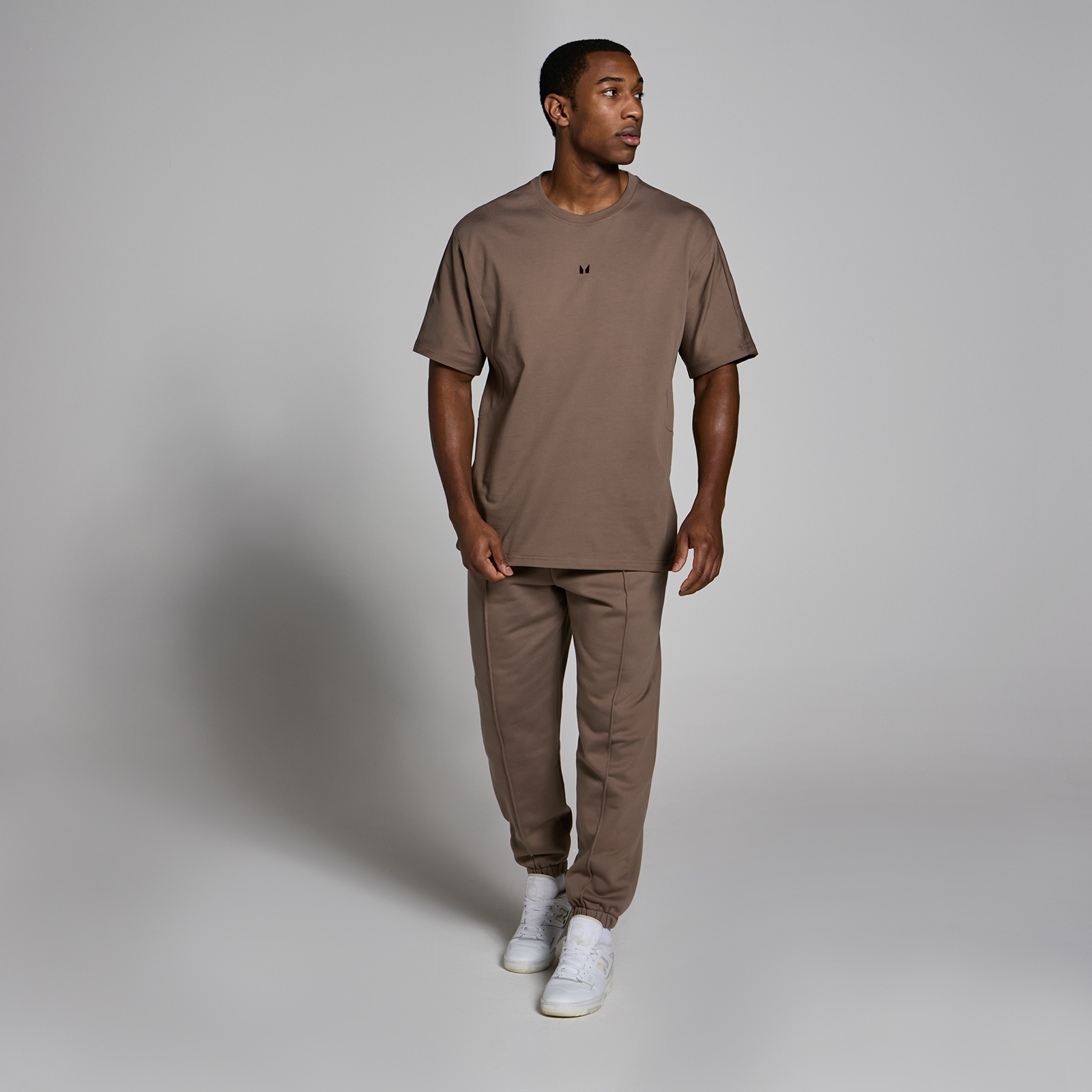 5059883273211 - Herren Lifestyle robustes Oversized-T-Shirt – Zartes Braun - XL 5059883273211 - Herren Lifestyle robustes Oversized-T-Shirt – Zartes Braun - XL