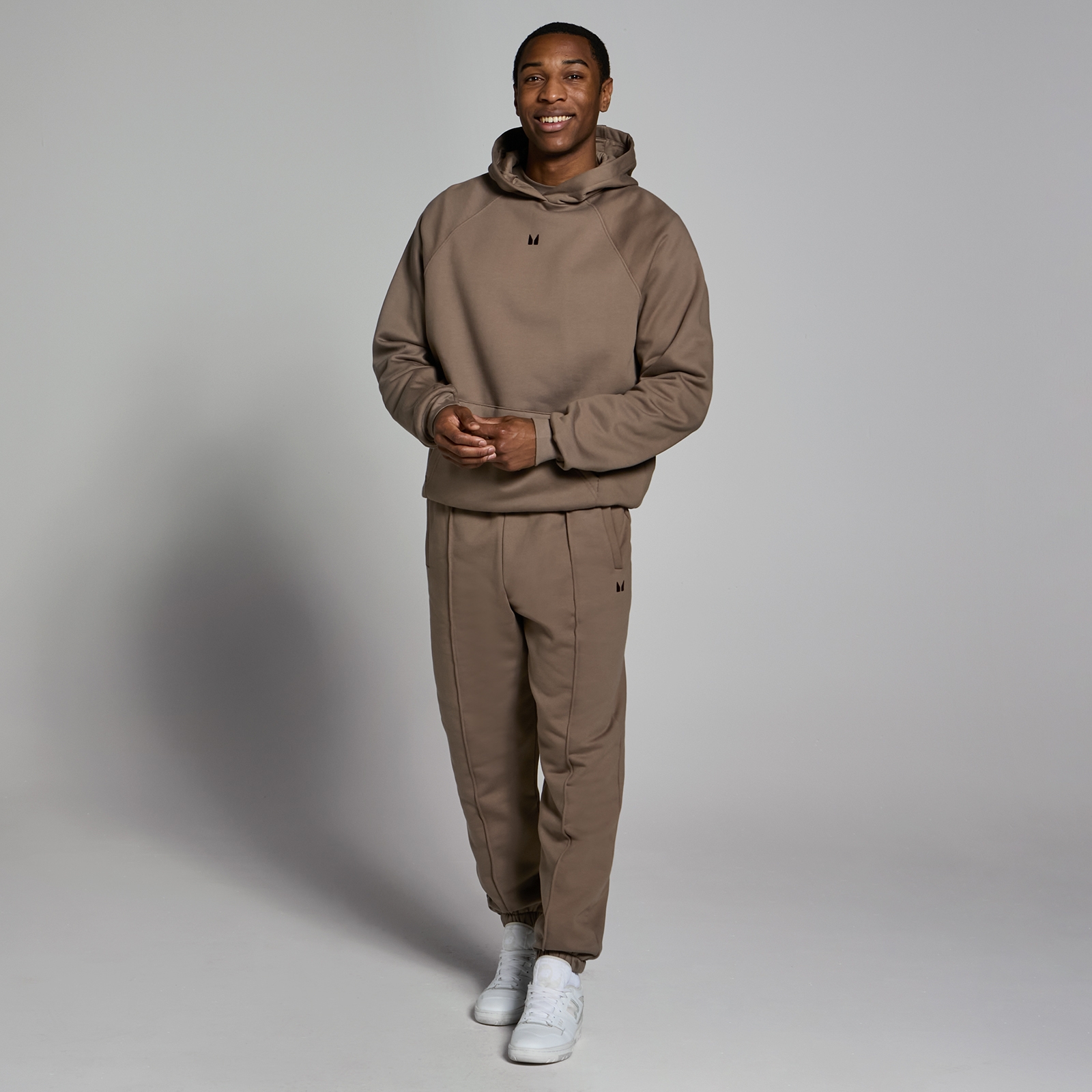 5059883273556 - Herren Lifestyle robuste Oversized Jogginghose – Zartes Braun - XXXL 5059883273556 - Herren Lifestyle robuste Oversized Jogginghose – Zartes Braun - XXXL