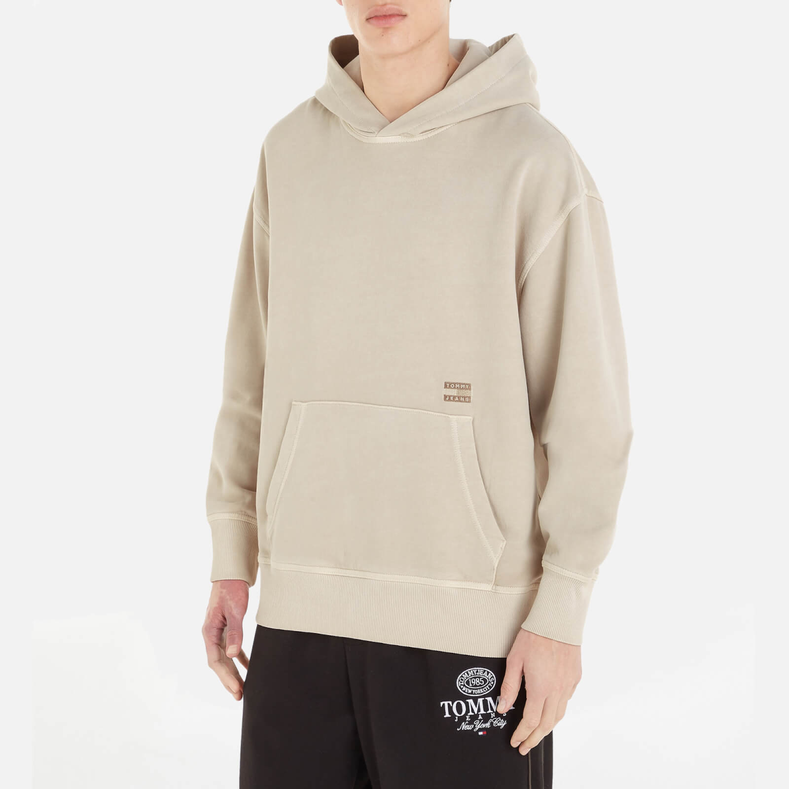 tommy jeans relaxed fit tonal badge cotton-jersey hoodie - l