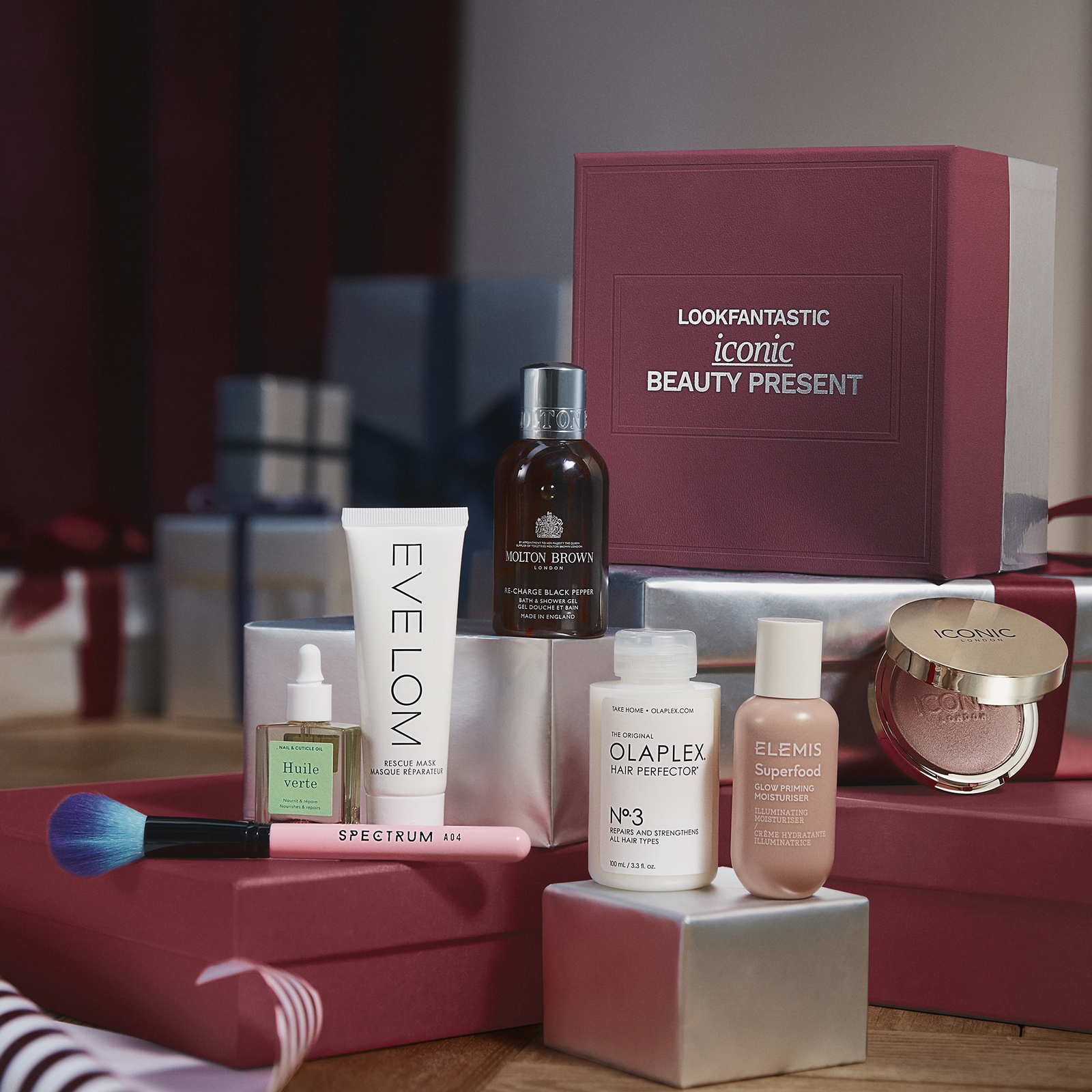 

LOOKFANTASTIC Christmas Beauty Present