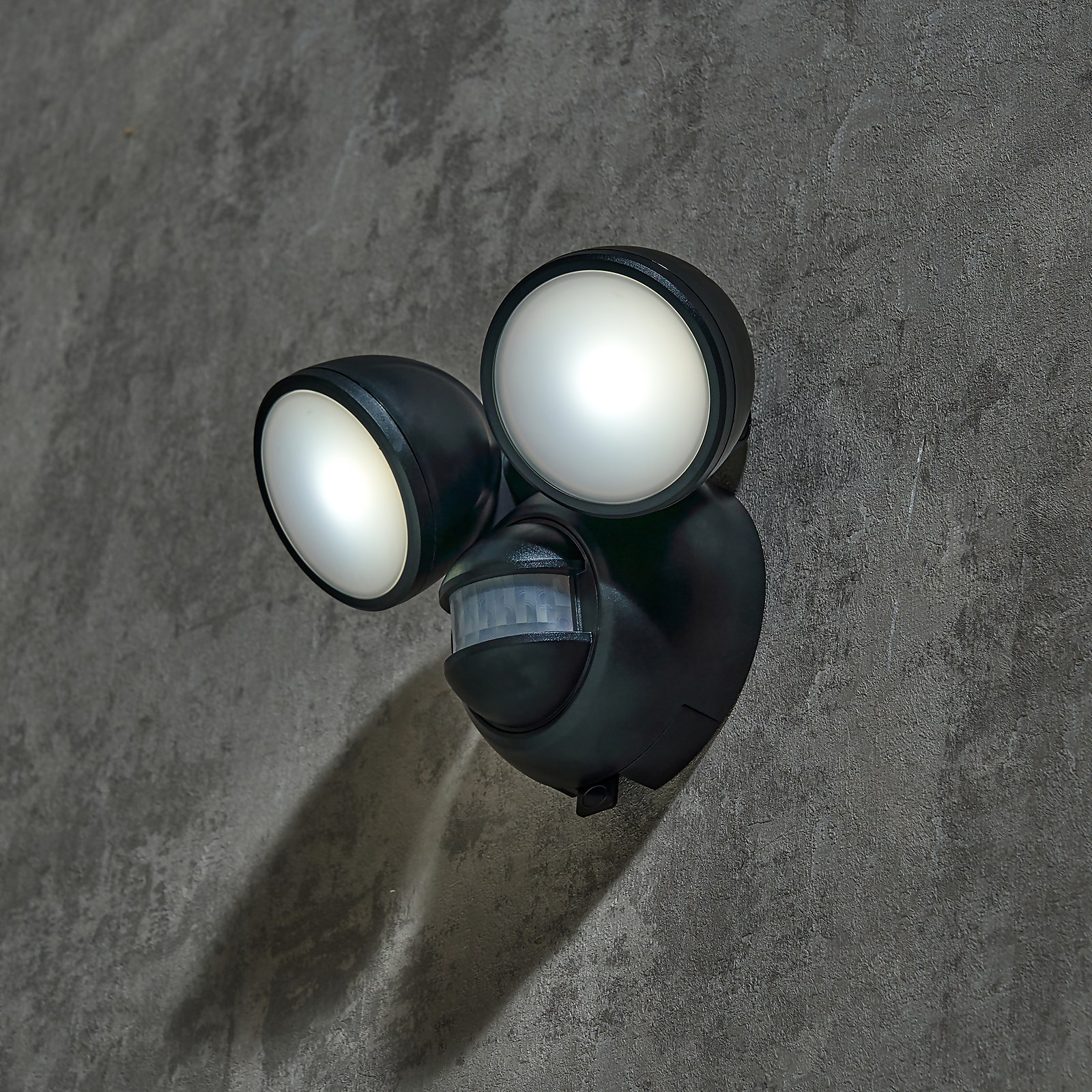 LED Battery Powered Outdoor Twin Spotlight with PIR Motion Sensor