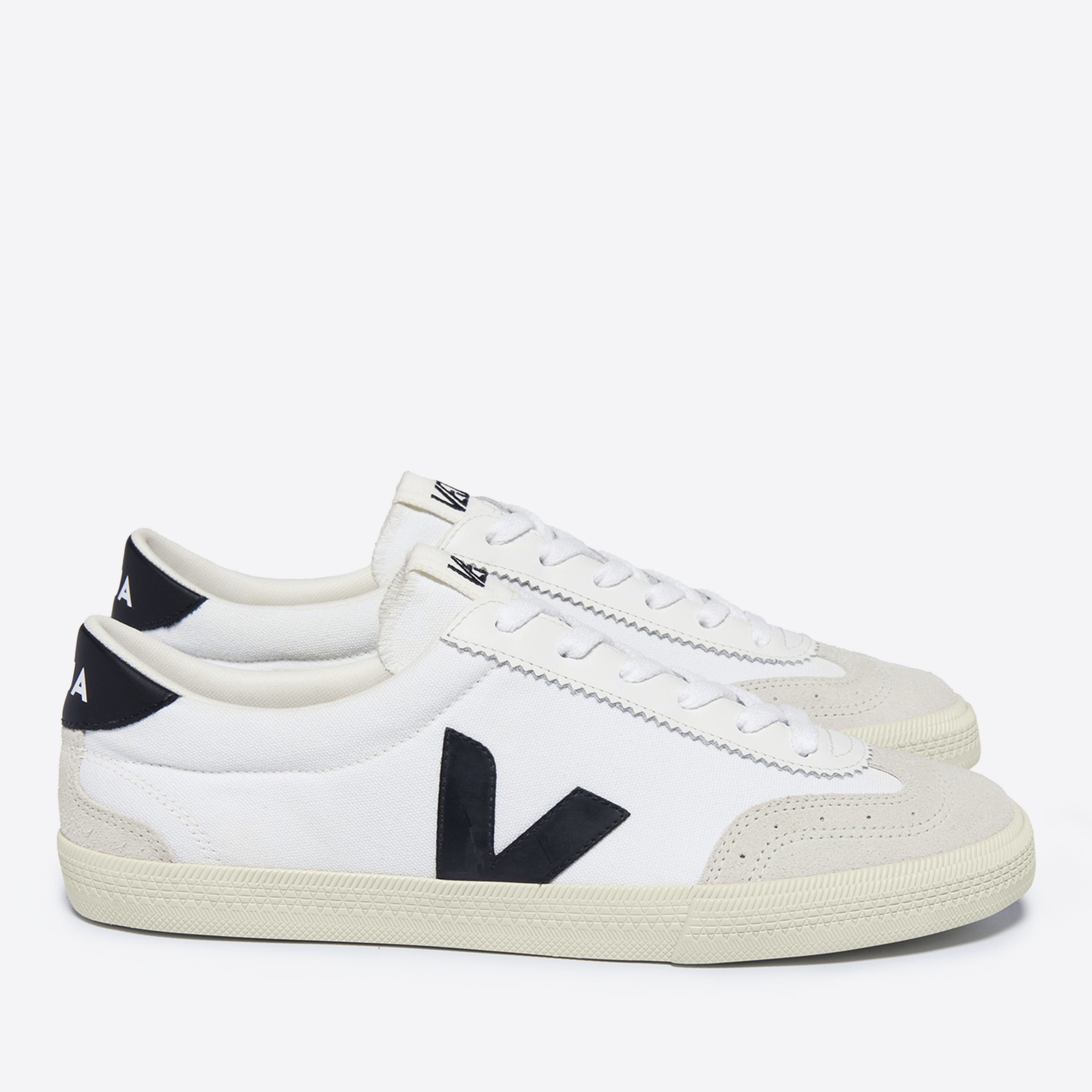 Veja Women's Volley Cotton-Canvas and Suede Trainers - UK 7