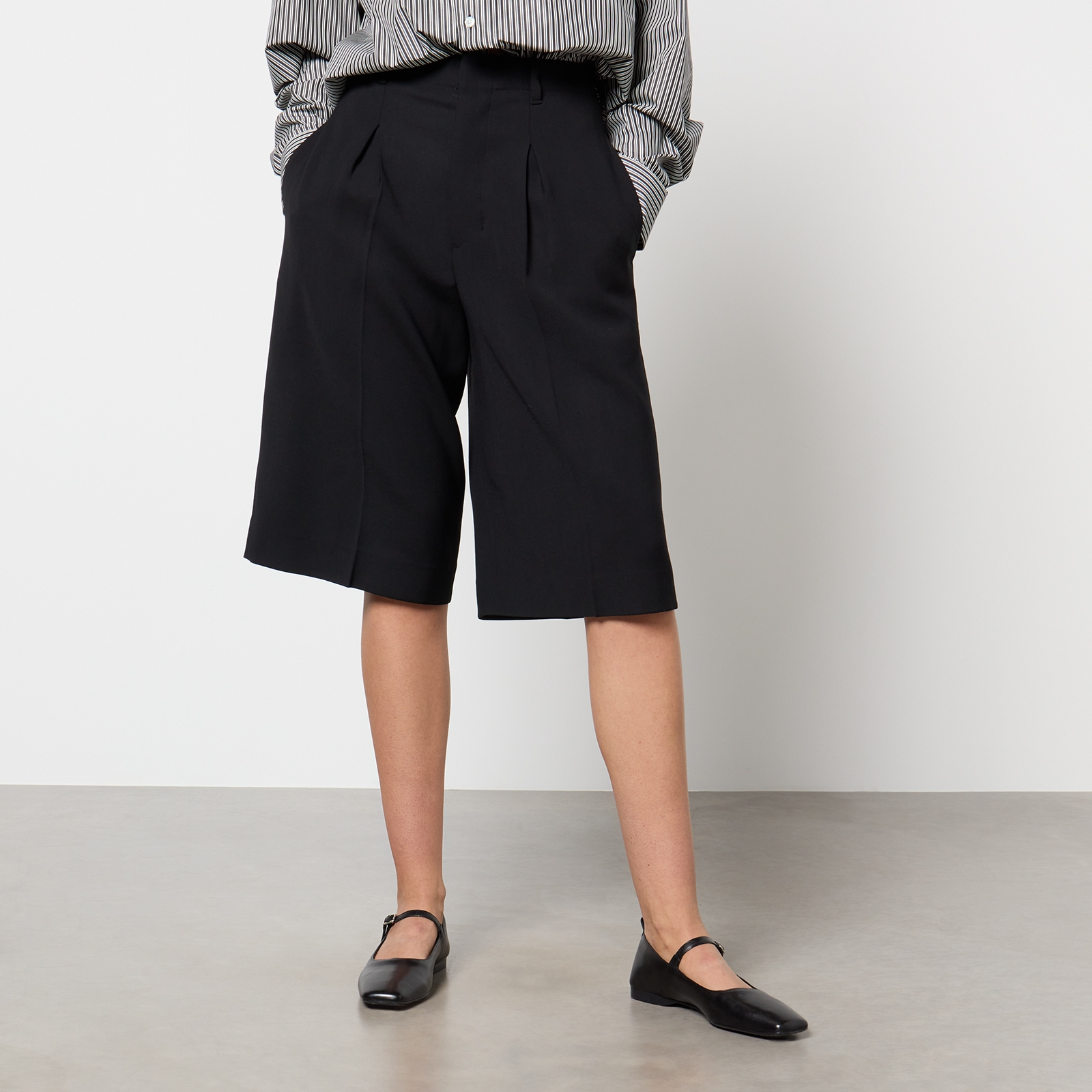 AMI Bermuda Twill Shorts - FR 34/UK 6