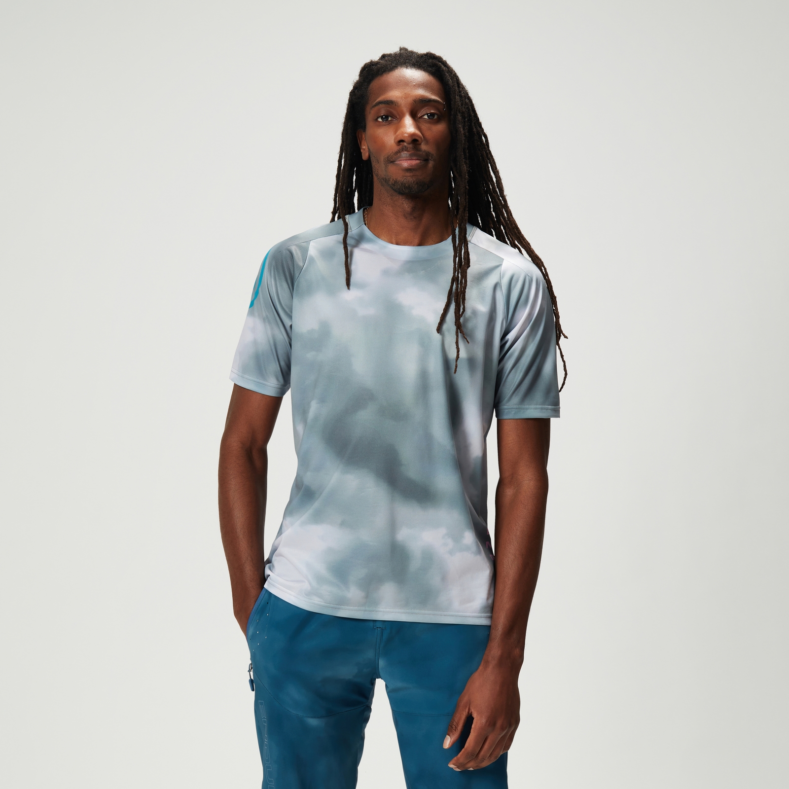 Endura Men's Cloud Tee LTD - Dreich Grey | Extra 10% off first order.