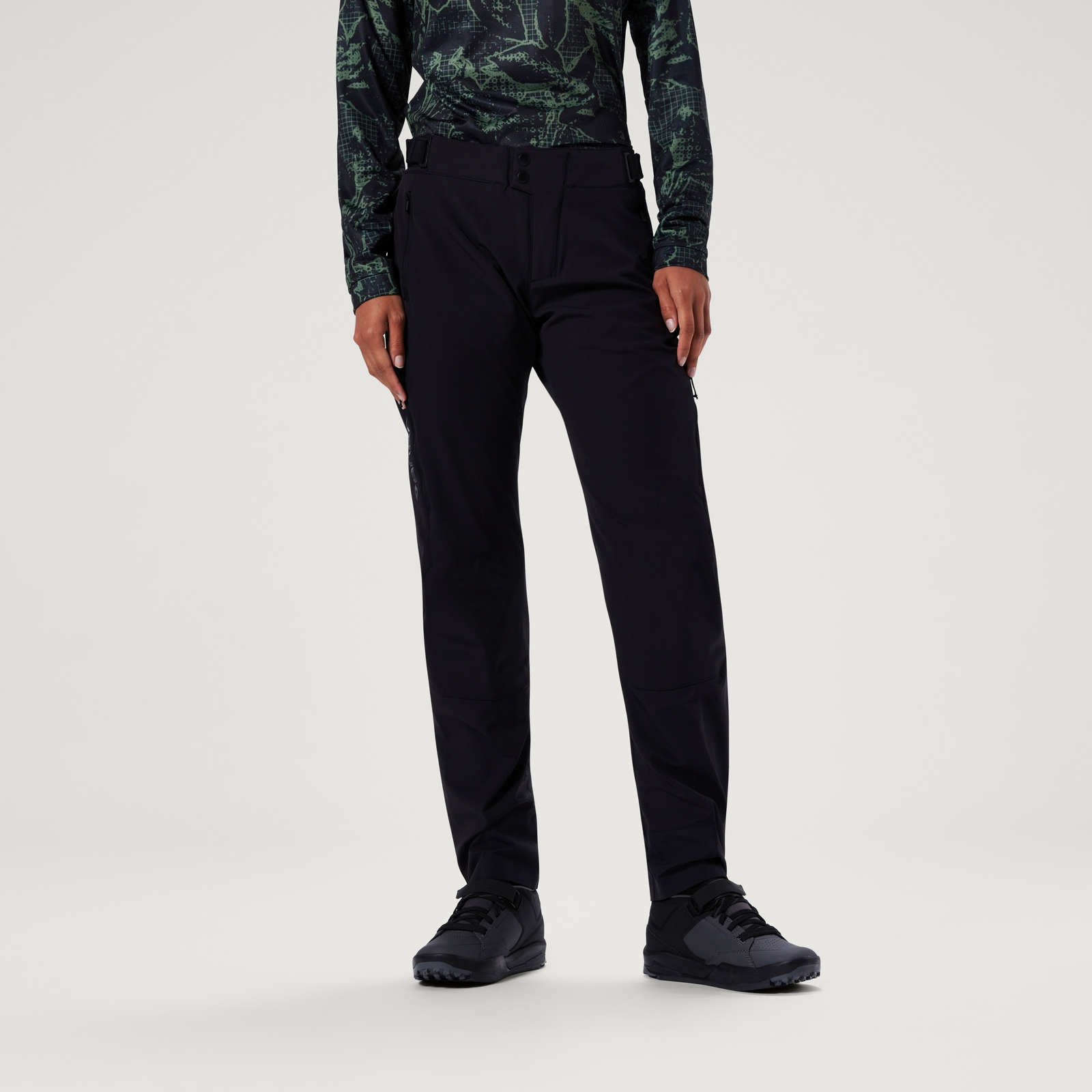 Endura Women's MT500 Spray Trousers - Black | Extra 10% off first order.