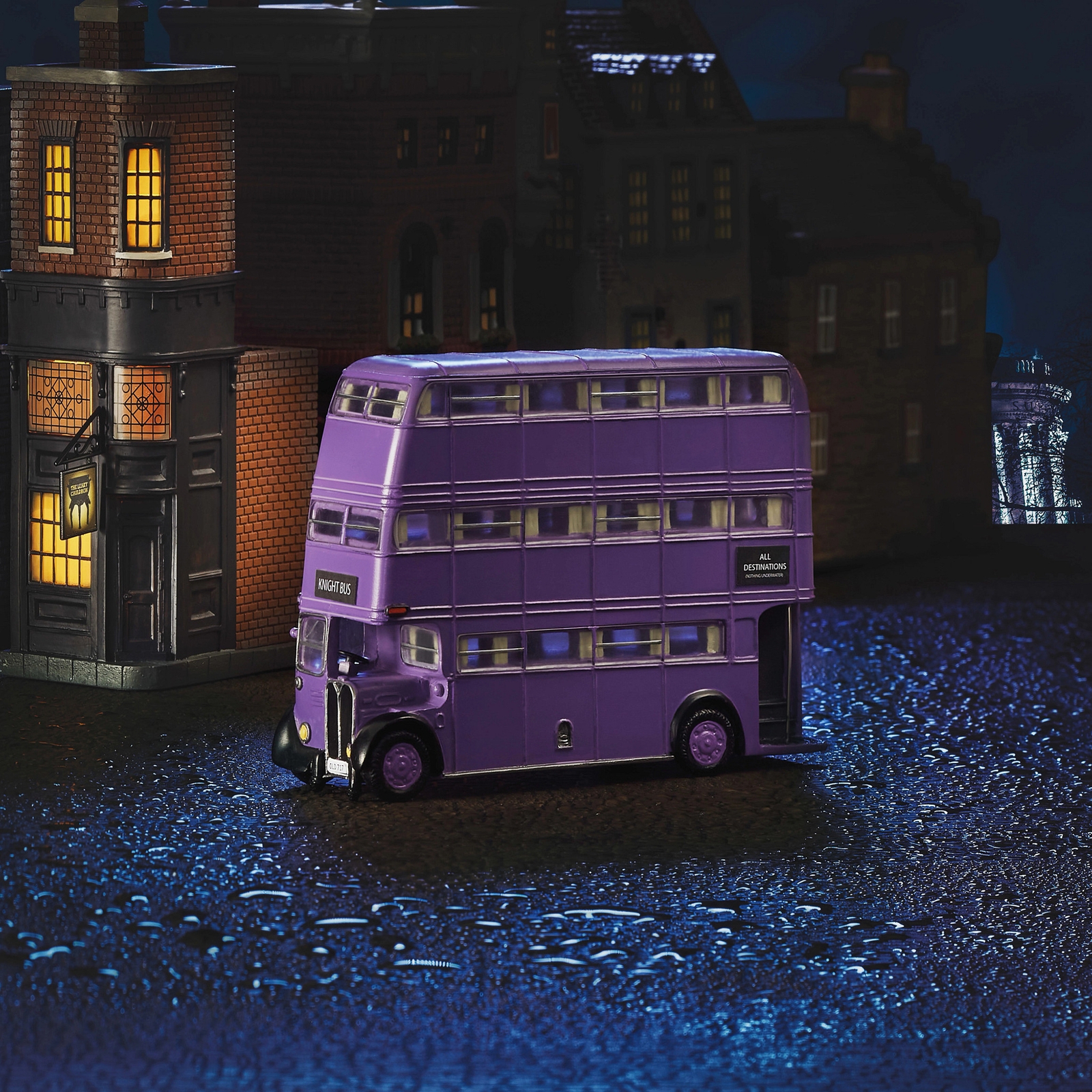 Image of Enesco Harry Potter Illuminated Buildings Knight Bus (11cm)