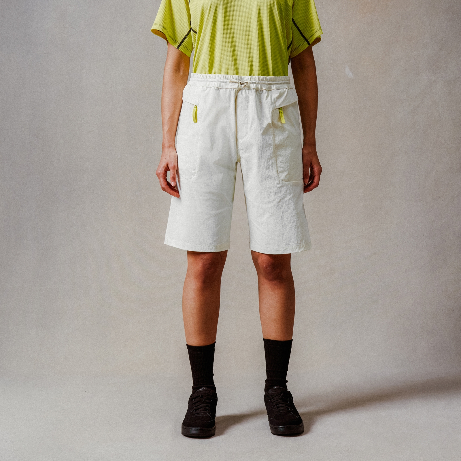 Endura Unisex Corner Shorts (With Liner) - Whisper White | Extra 10% off first order.