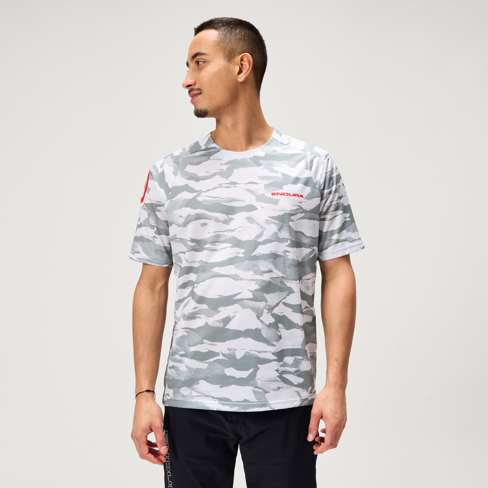 Endura Men's Ltd Mountain Camo S/S Tee - Haar Grey | Extra 10% off first order.