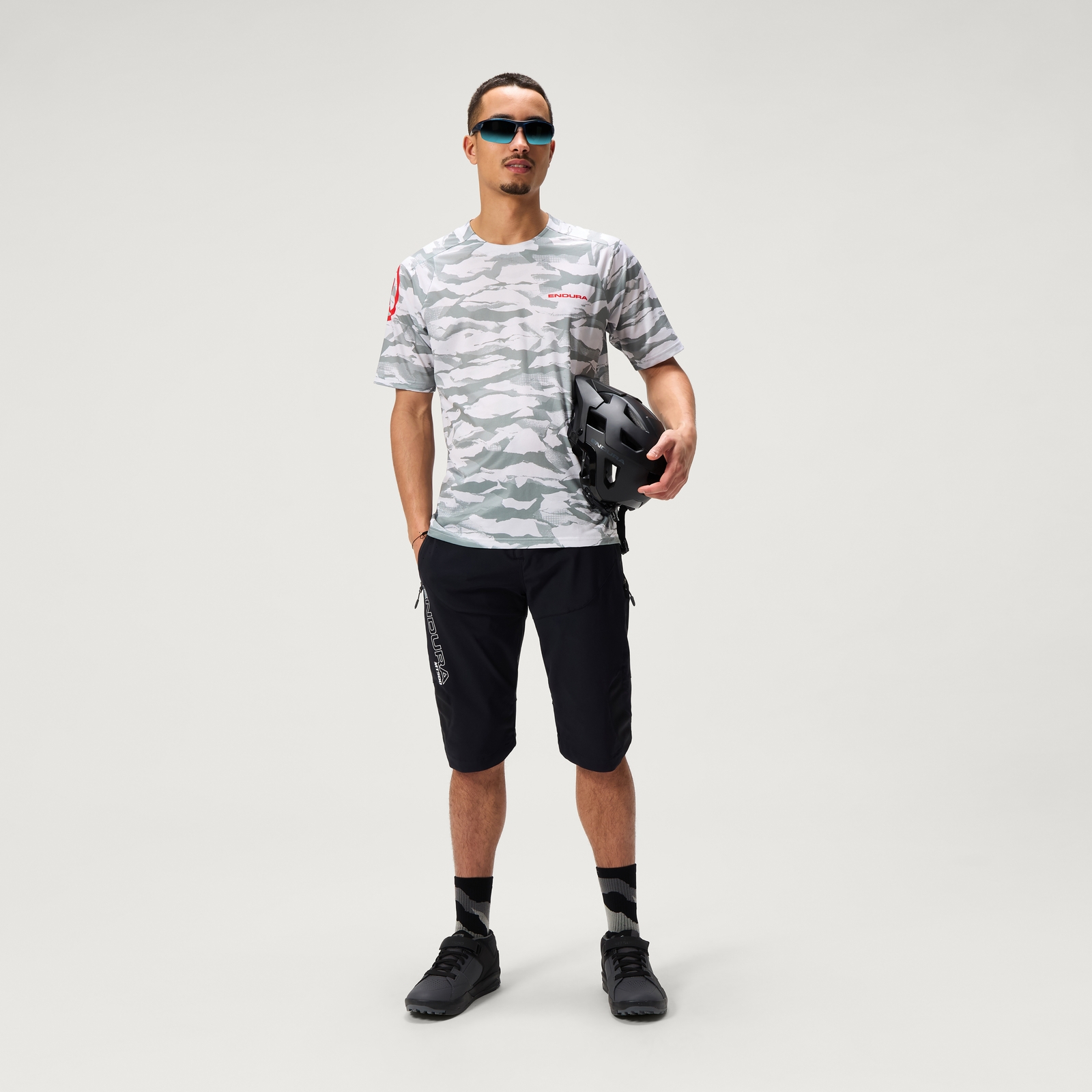 Endura Men's Ltd Mountain Camo S/S Tee - Haar Grey | Extra 10% off first order.