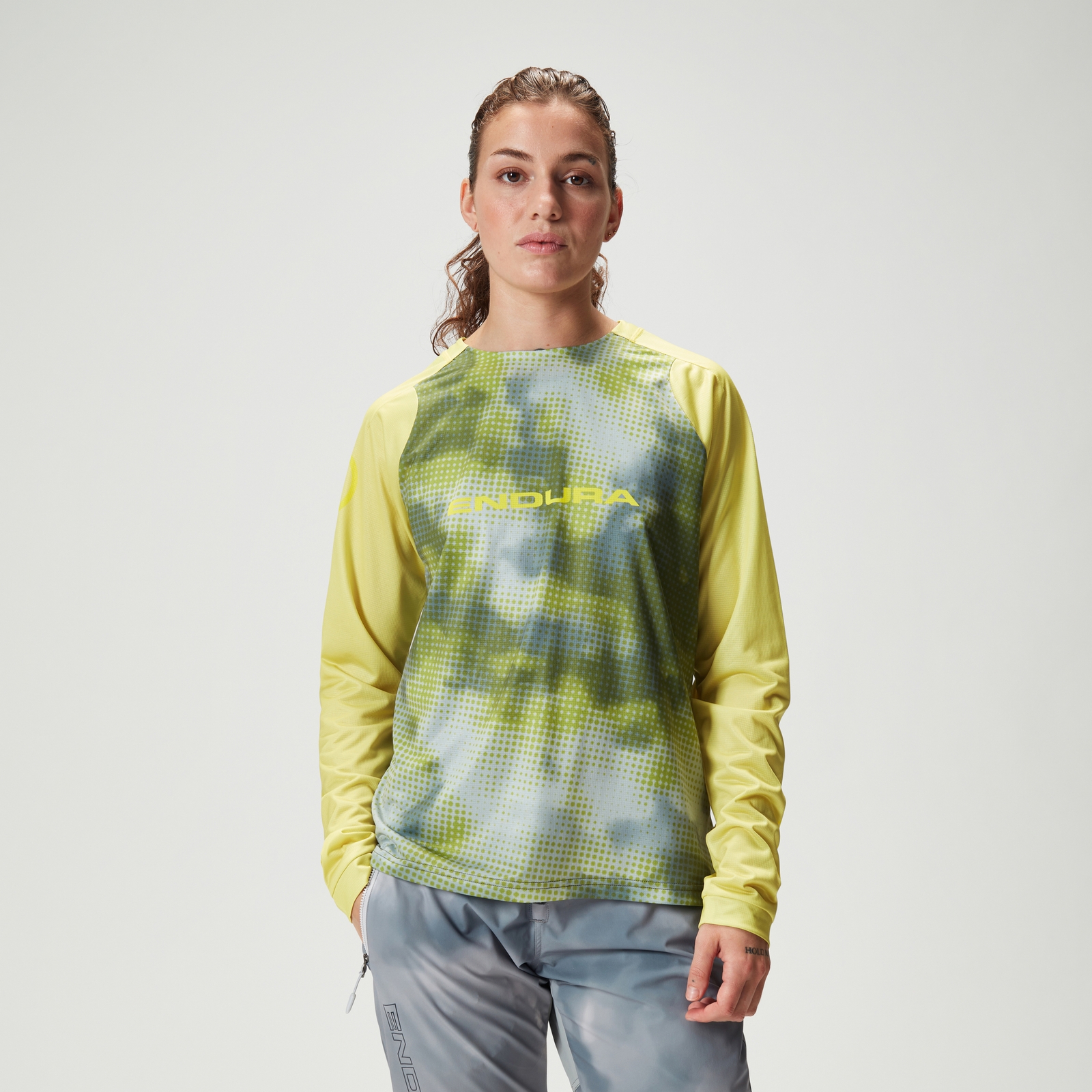 Endura Women's Ltd Pixel Cloud L/S Tee - Sulphur | Extra 10% off first order.