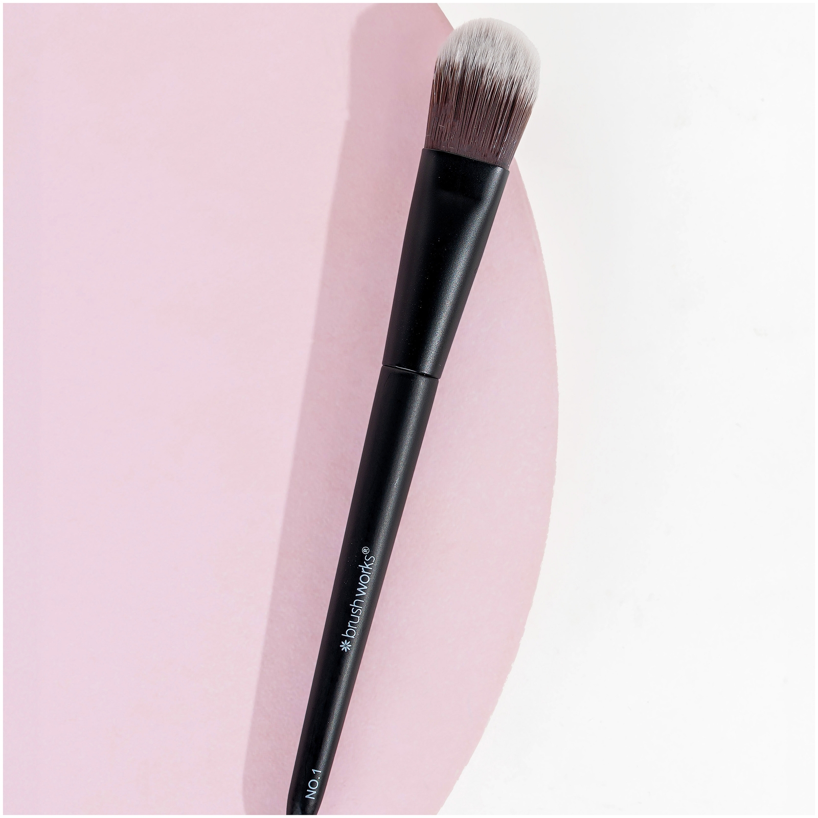 Thumbnail - brushworks No. 1 Foundation Brush